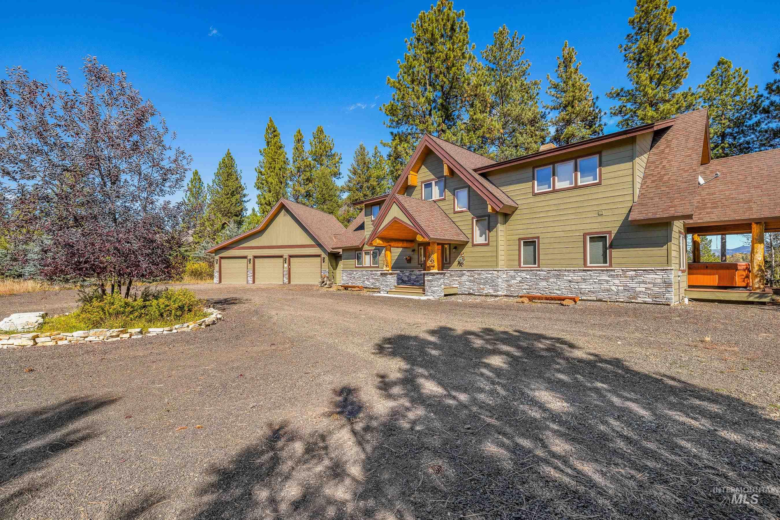 8 Bitterroot Court, McCall, Idaho 83638, 3 Bedrooms, 2.5 Bathrooms, Residential For Sale, Price $1,459,000, 98982515