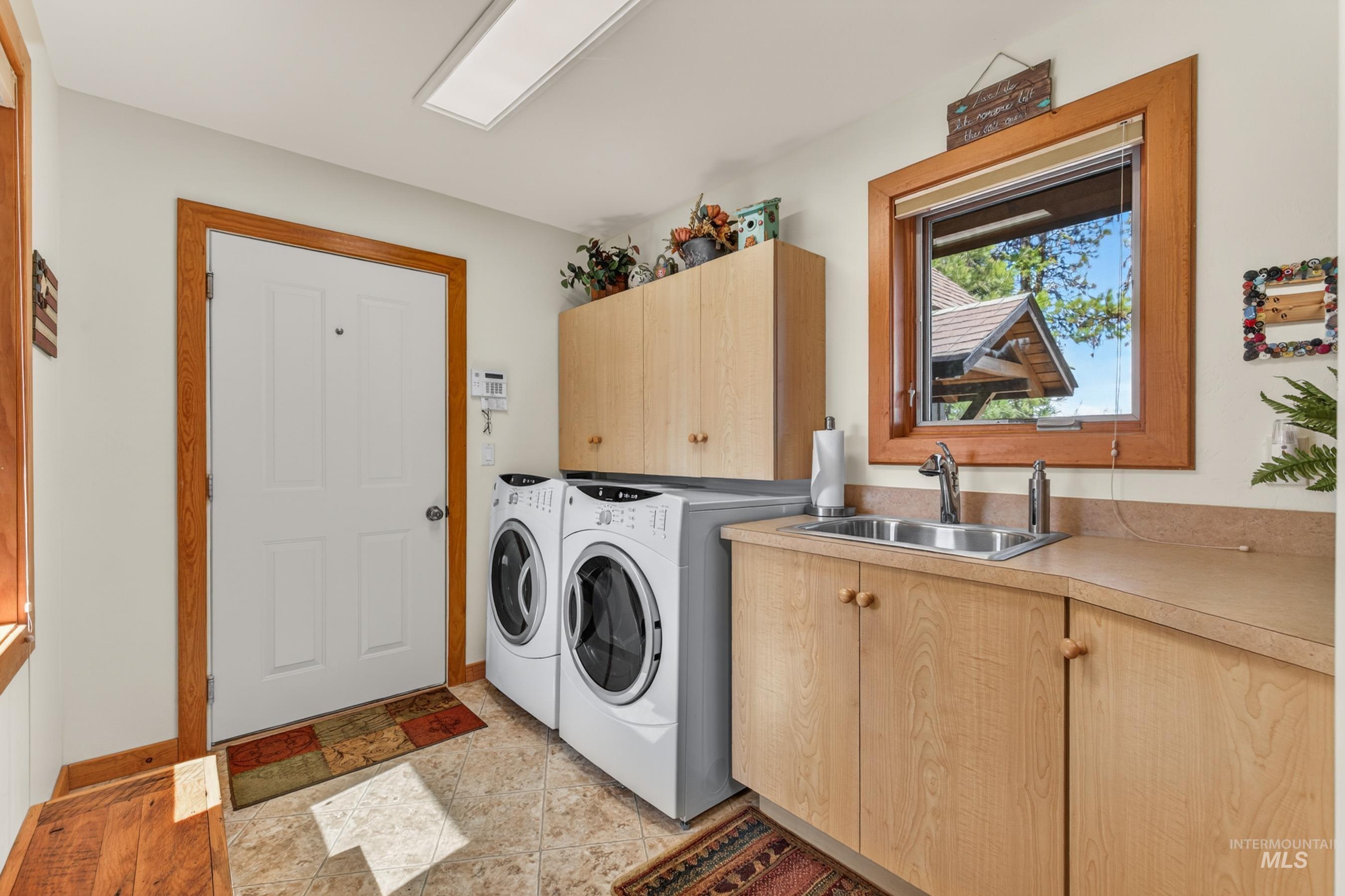 8 Bitterroot Court, McCall, Idaho 83638, 3 Bedrooms, 2.5 Bathrooms, Residential For Sale, Price $1,459,000, 98982515