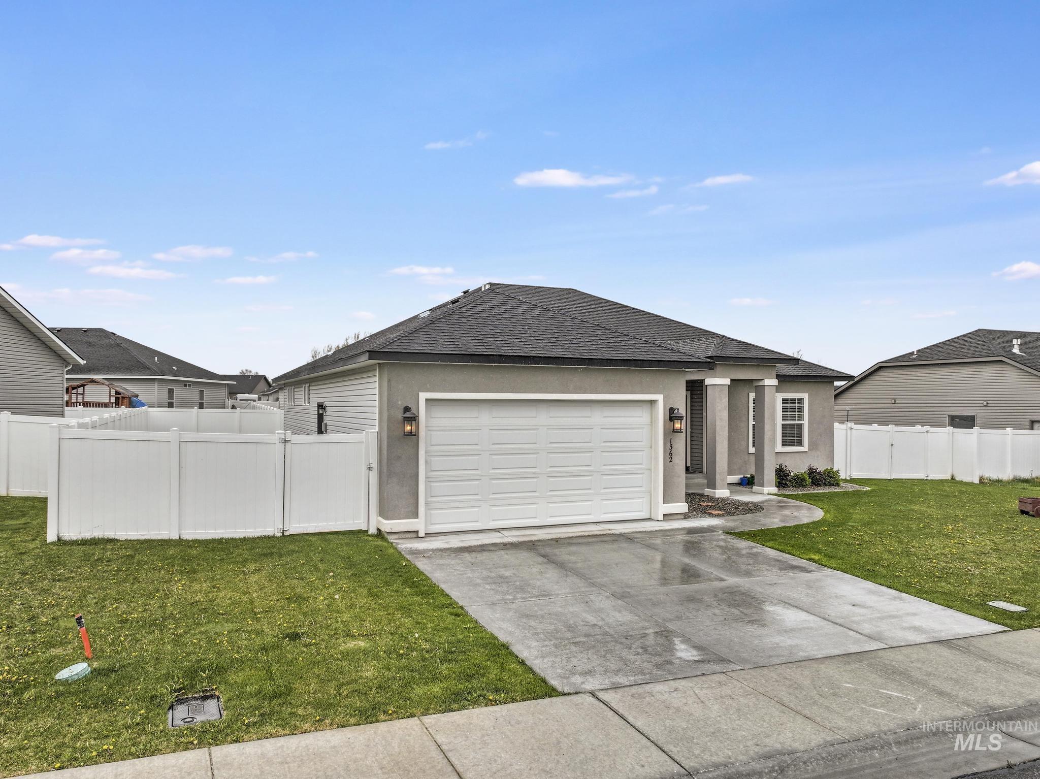 1362 Golden Pheasant Dr, Twin Falls, Idaho 83301, 4 Bedrooms, 2 Bathrooms, Residential For Sale, Price $399,900,MLS 98982516