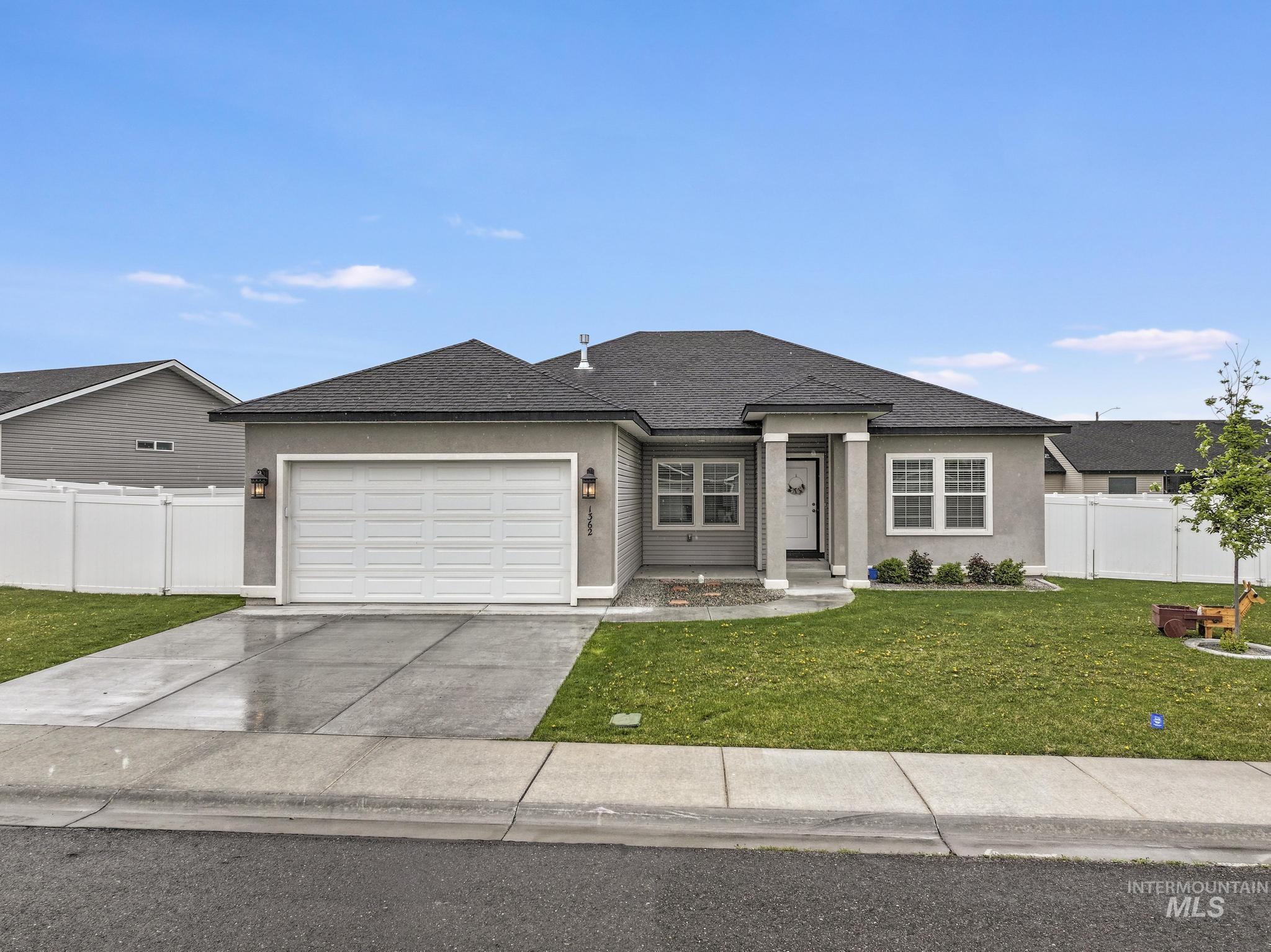 1362 Golden Pheasant Dr, Twin Falls, Idaho 83301, 4 Bedrooms, 2 Bathrooms, Residential For Sale, Price $429,900,MLS 98982516