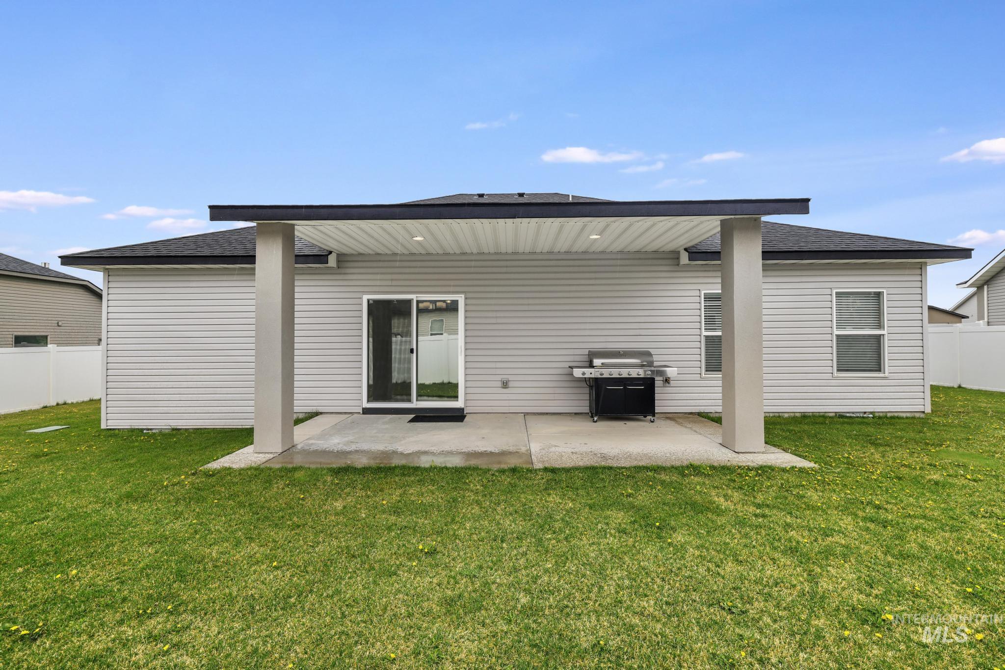 1362 Golden Pheasant Dr, Twin Falls, Idaho 83301, 4 Bedrooms, 2 Bathrooms, Residential For Sale, Price $429,900,MLS 98982516