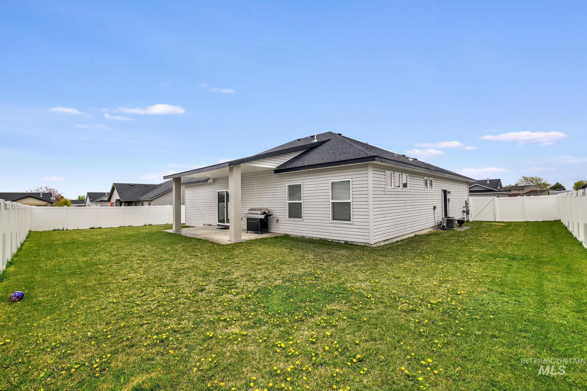 1362 Golden Pheasant Dr, Twin Falls, Idaho 83301, 4 Bedrooms, 2 Bathrooms, Residential For Sale, Price $429,900,MLS 98982516
