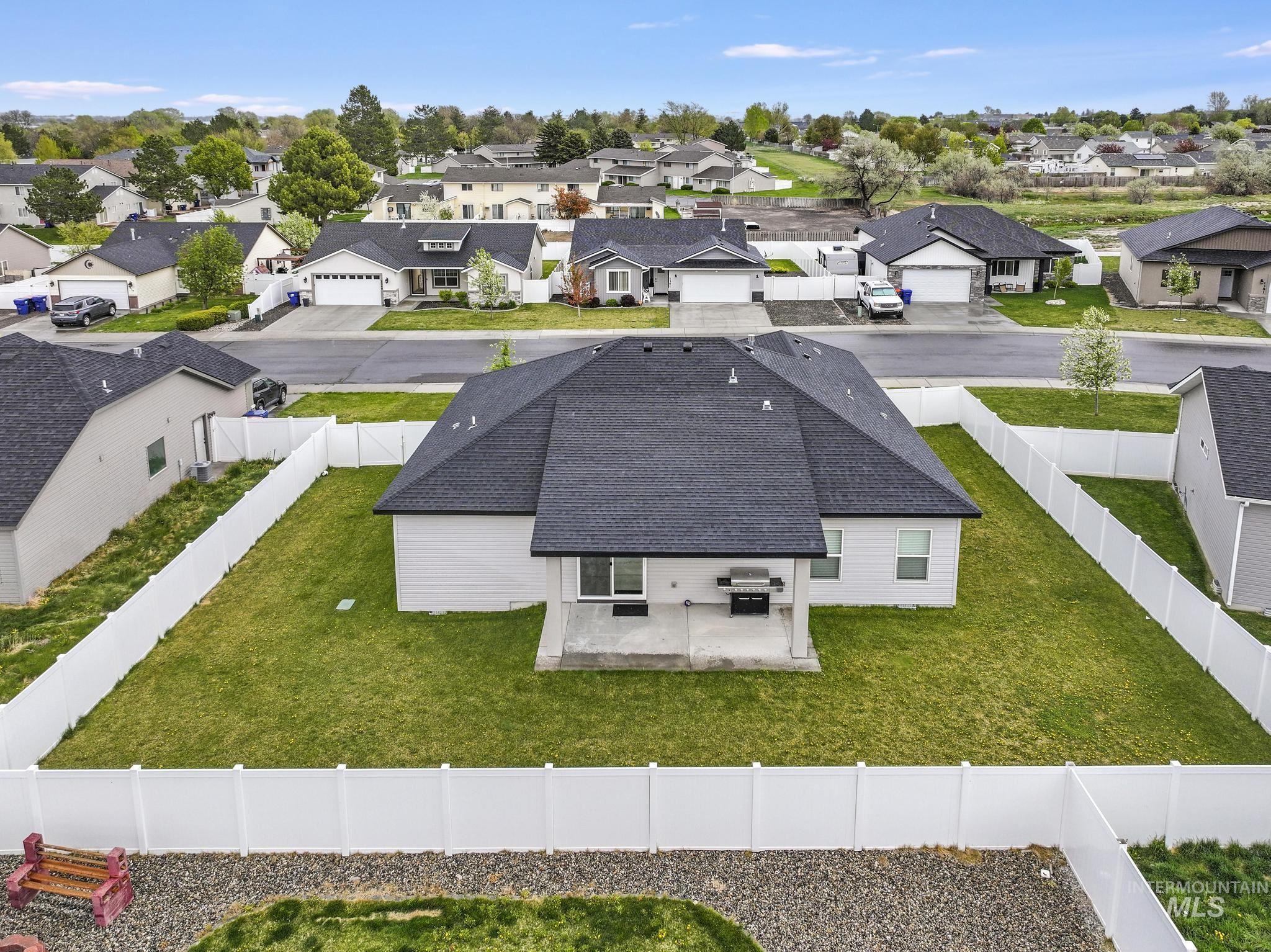 1362 Golden Pheasant Dr, Twin Falls, Idaho 83301, 4 Bedrooms, 2 Bathrooms, Residential For Sale, Price $429,900,MLS 98982516