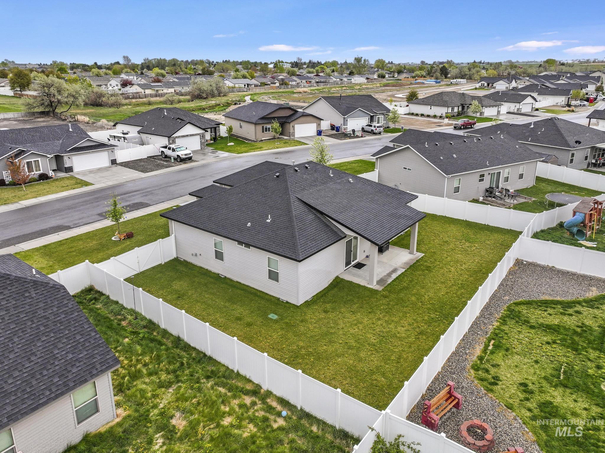 1362 Golden Pheasant Dr, Twin Falls, Idaho 83301, 4 Bedrooms, 2 Bathrooms, Residential For Sale, Price $429,900,MLS 98982516