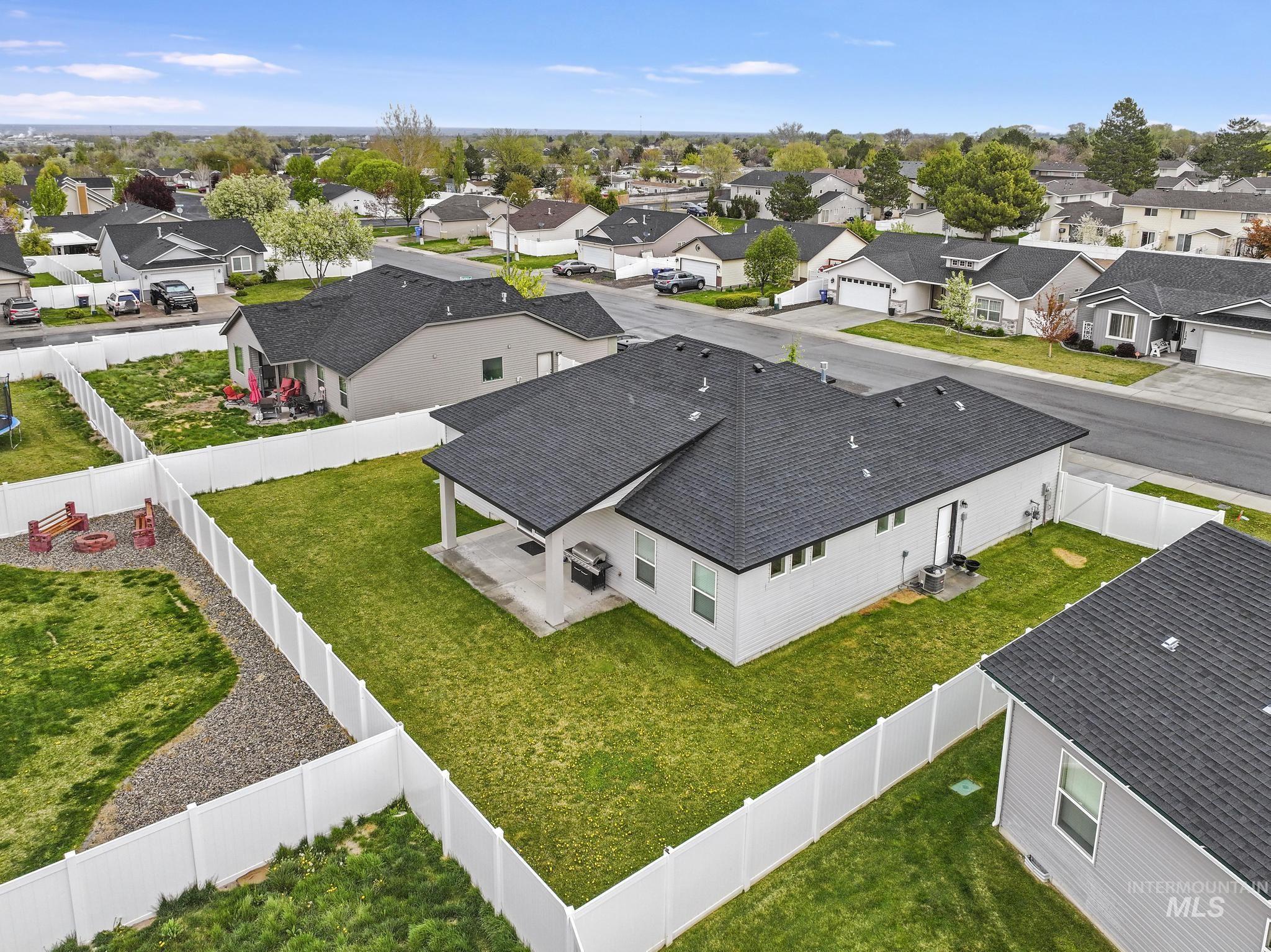 1362 Golden Pheasant Dr, Twin Falls, Idaho 83301, 4 Bedrooms, 2 Bathrooms, Residential For Sale, Price $429,900,MLS 98982516