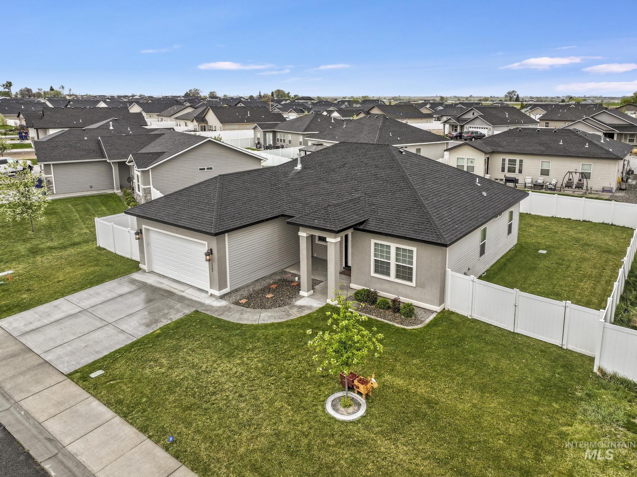 1362 Golden Pheasant Dr, Twin Falls, Idaho 83301, 4 Bedrooms, 2 Bathrooms, Residential For Sale, Price $399,900,MLS 98982516