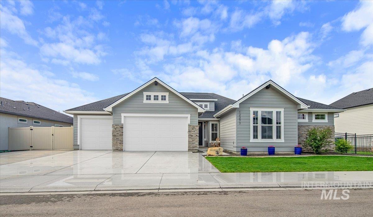 12277 W Cobalt Lake Dr, Star, Idaho 83669, 3 Bedrooms, 3.5 Bathrooms, Residential For Sale, Price $1,000,000, 98982518