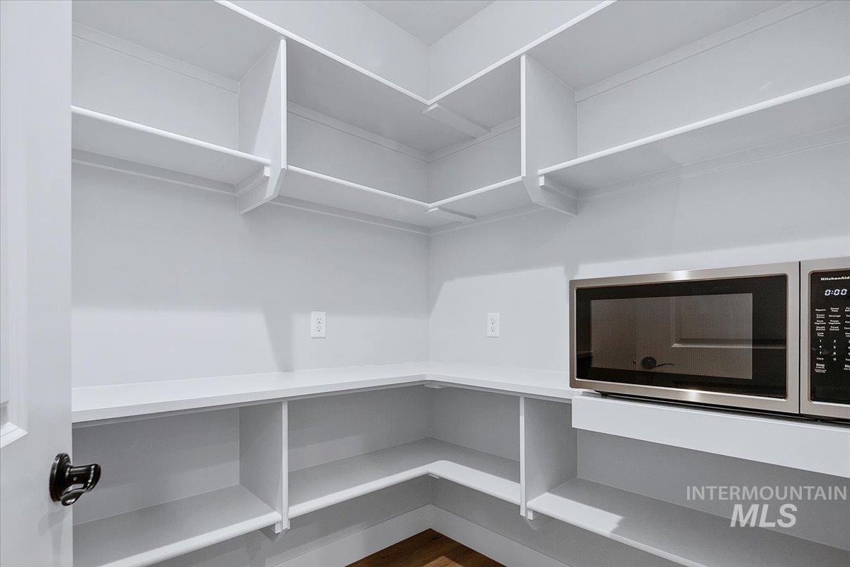 12277 W Cobalt Lake Dr, Star, Idaho 83669, 3 Bedrooms, 3.5 Bathrooms, Residential For Sale, Price $1,000,000, 98982518