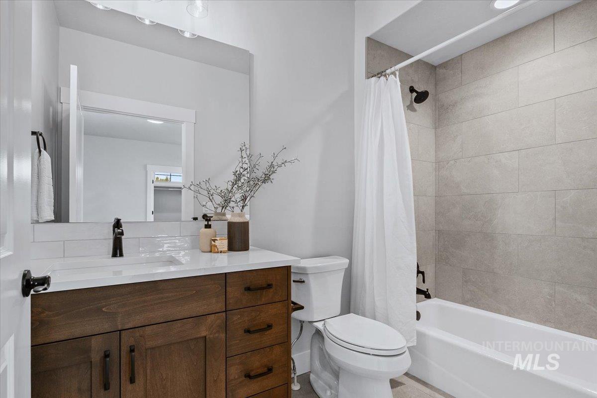 12277 W Cobalt Lake Dr, Star, Idaho 83669, 3 Bedrooms, 3.5 Bathrooms, Residential For Sale, Price $1,000,000, 98982518