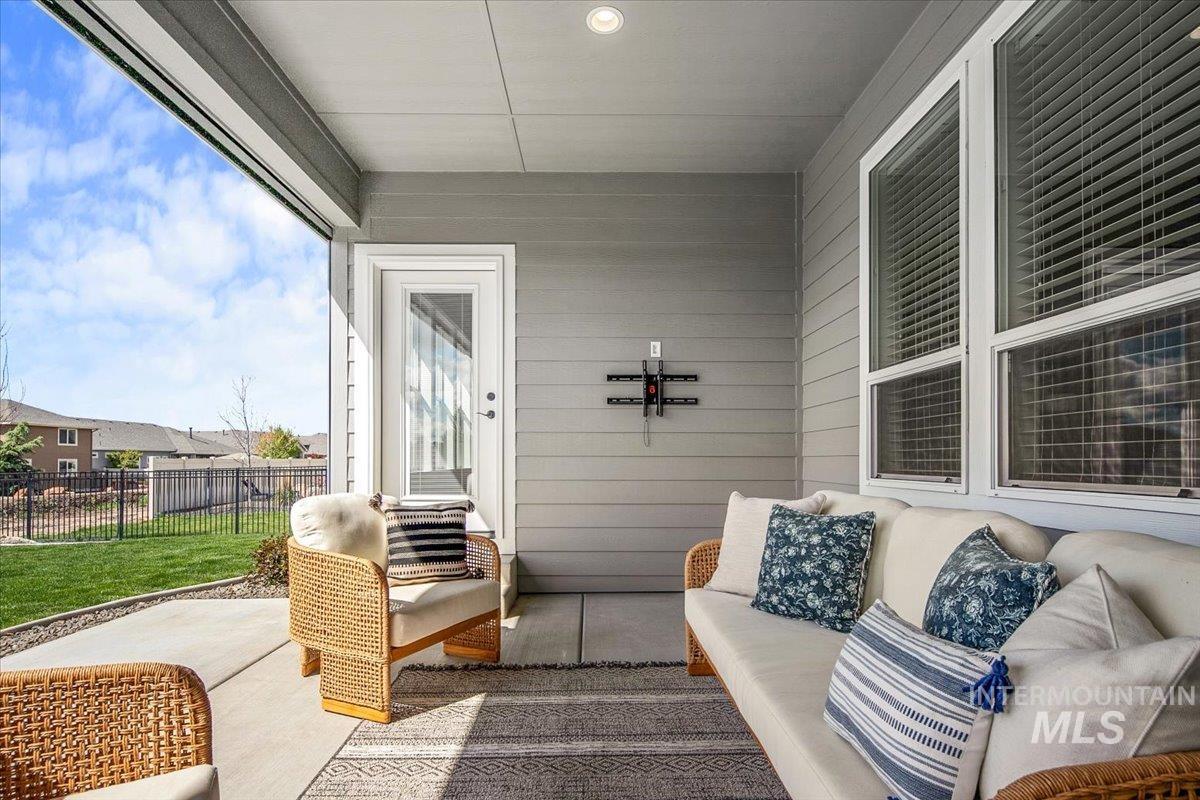 12277 W Cobalt Lake Dr, Star, Idaho 83669, 3 Bedrooms, 3.5 Bathrooms, Residential For Sale, Price $1,000,000, 98982518