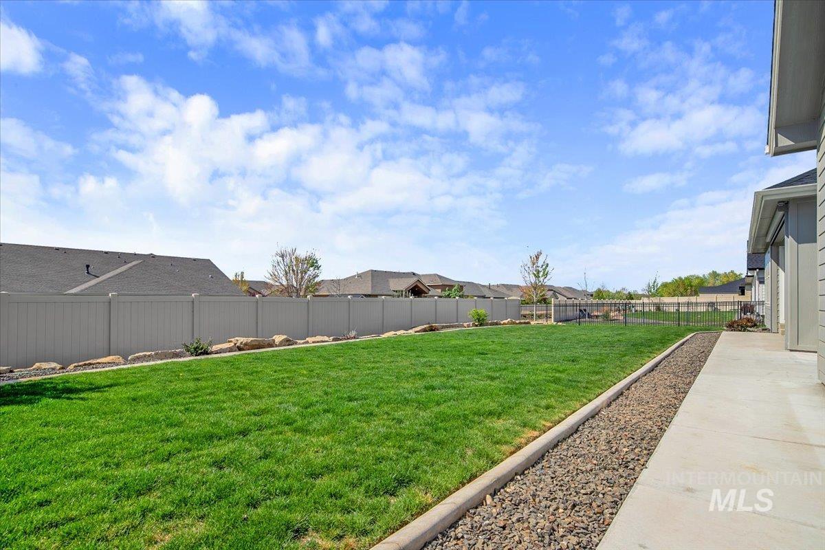 12277 W Cobalt Lake Dr, Star, Idaho 83669, 3 Bedrooms, 3.5 Bathrooms, Residential For Sale, Price $1,000,000, 98982518