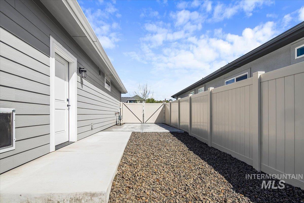 12277 W Cobalt Lake Dr, Star, Idaho 83669, 3 Bedrooms, 3.5 Bathrooms, Residential For Sale, Price $1,000,000, 98982518