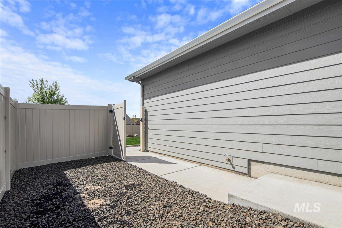 12277 W Cobalt Lake Dr, Star, Idaho 83669, 3 Bedrooms, 3.5 Bathrooms, Residential For Sale, Price $1,000,000, 98982518