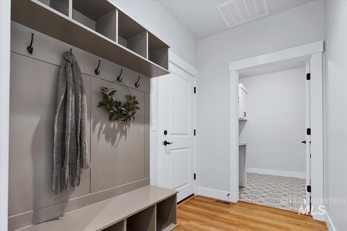 12277 W Cobalt Lake Dr, Star, Idaho 83669, 3 Bedrooms, 3.5 Bathrooms, Residential For Sale, Price $1,000,000, 98982518