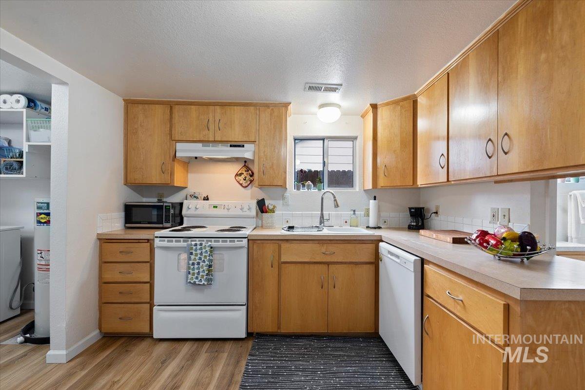 1713 S Cleveland St, Boise, Idaho 83705, 2 Bedrooms, 1 Bathroom, Residential For Sale, Price $345,000, 98982519