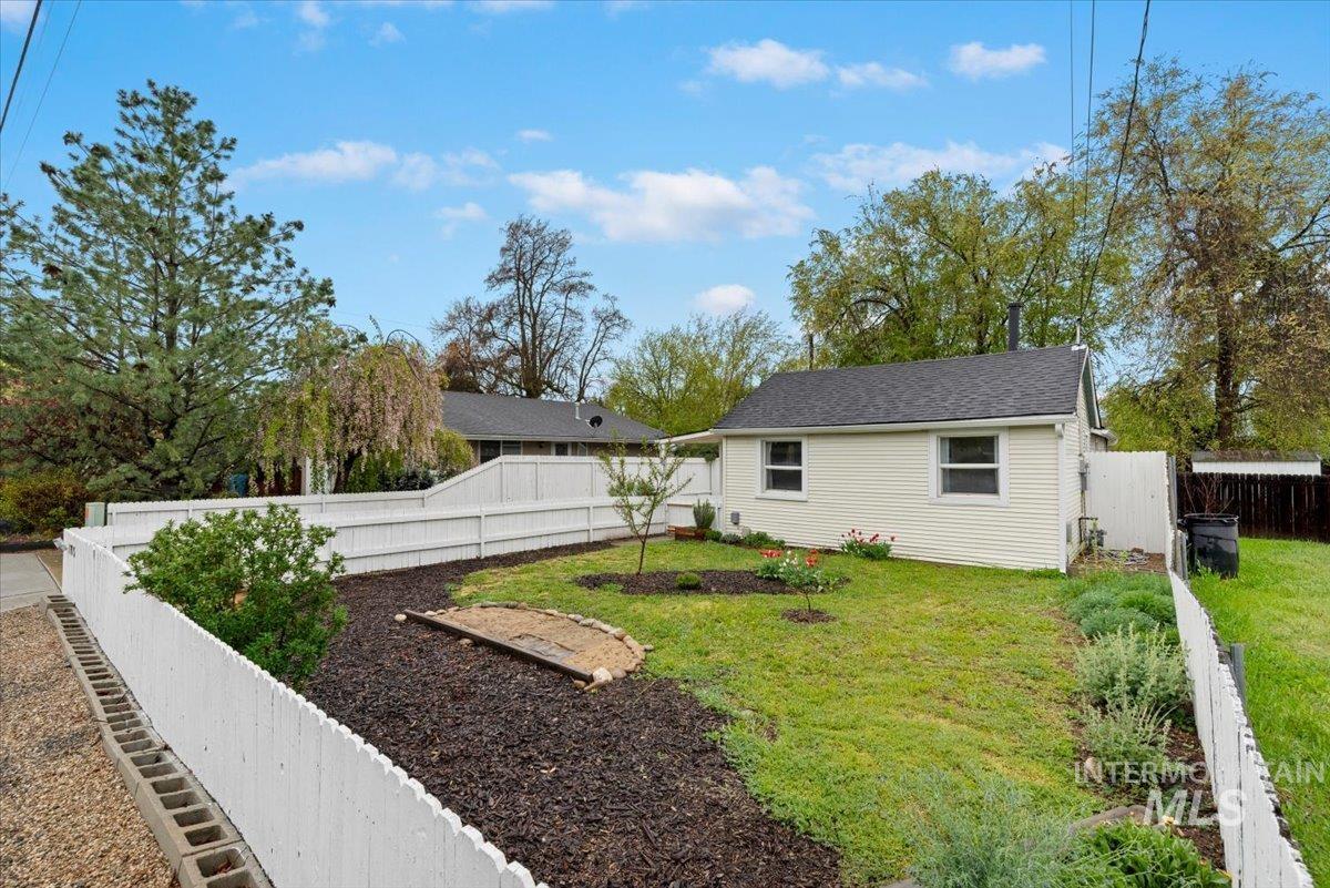 1713 S Cleveland St, Boise, Idaho 83705, 2 Bedrooms, 1 Bathroom, Residential For Sale, Price $345,000, 98982519