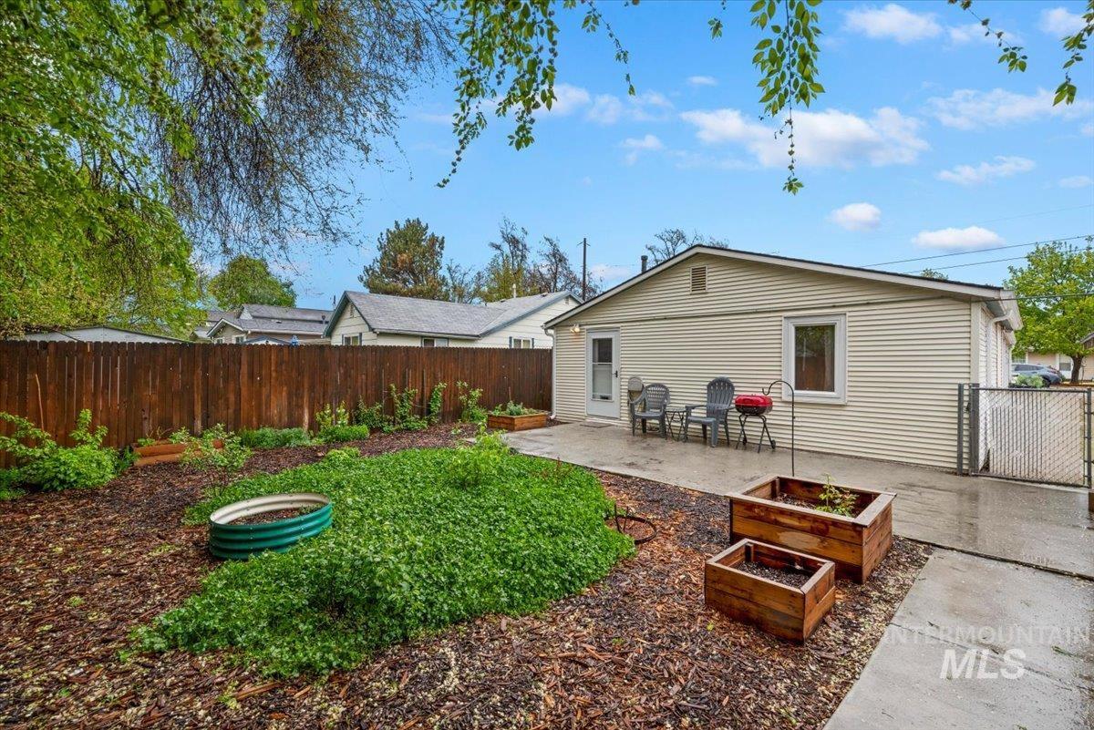 1713 S Cleveland St, Boise, Idaho 83705, 2 Bedrooms, 1 Bathroom, Residential For Sale, Price $345,000, 98982519