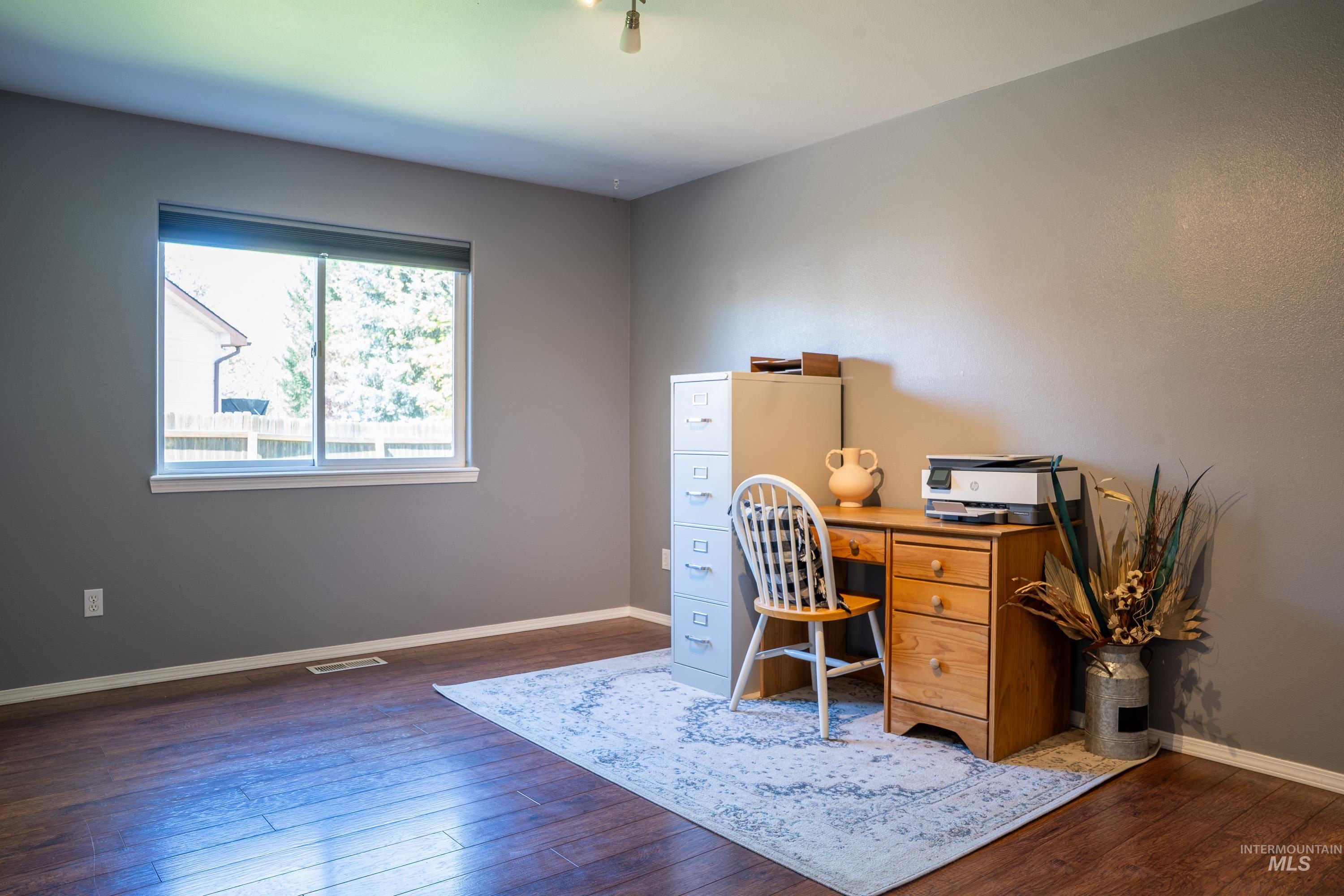 1462 W. McHenry St, Kuna, Idaho 83634, 3 Bedrooms, 2 Bathrooms, Residential For Sale, Price $411,000,MLS 98982520