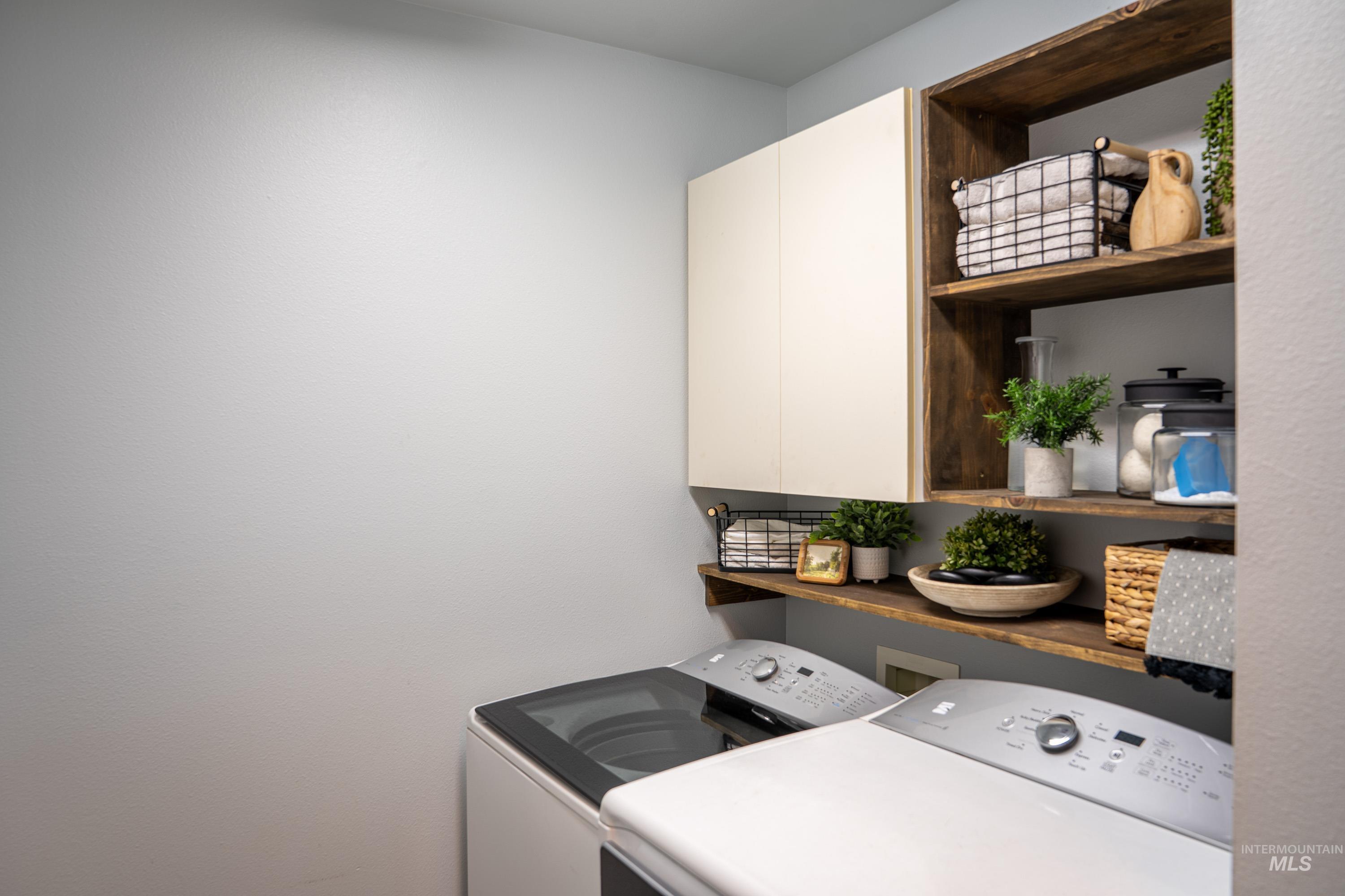 1462 W. McHenry St, Kuna, Idaho 83634, 3 Bedrooms, 2 Bathrooms, Residential For Sale, Price $411,000,MLS 98982520