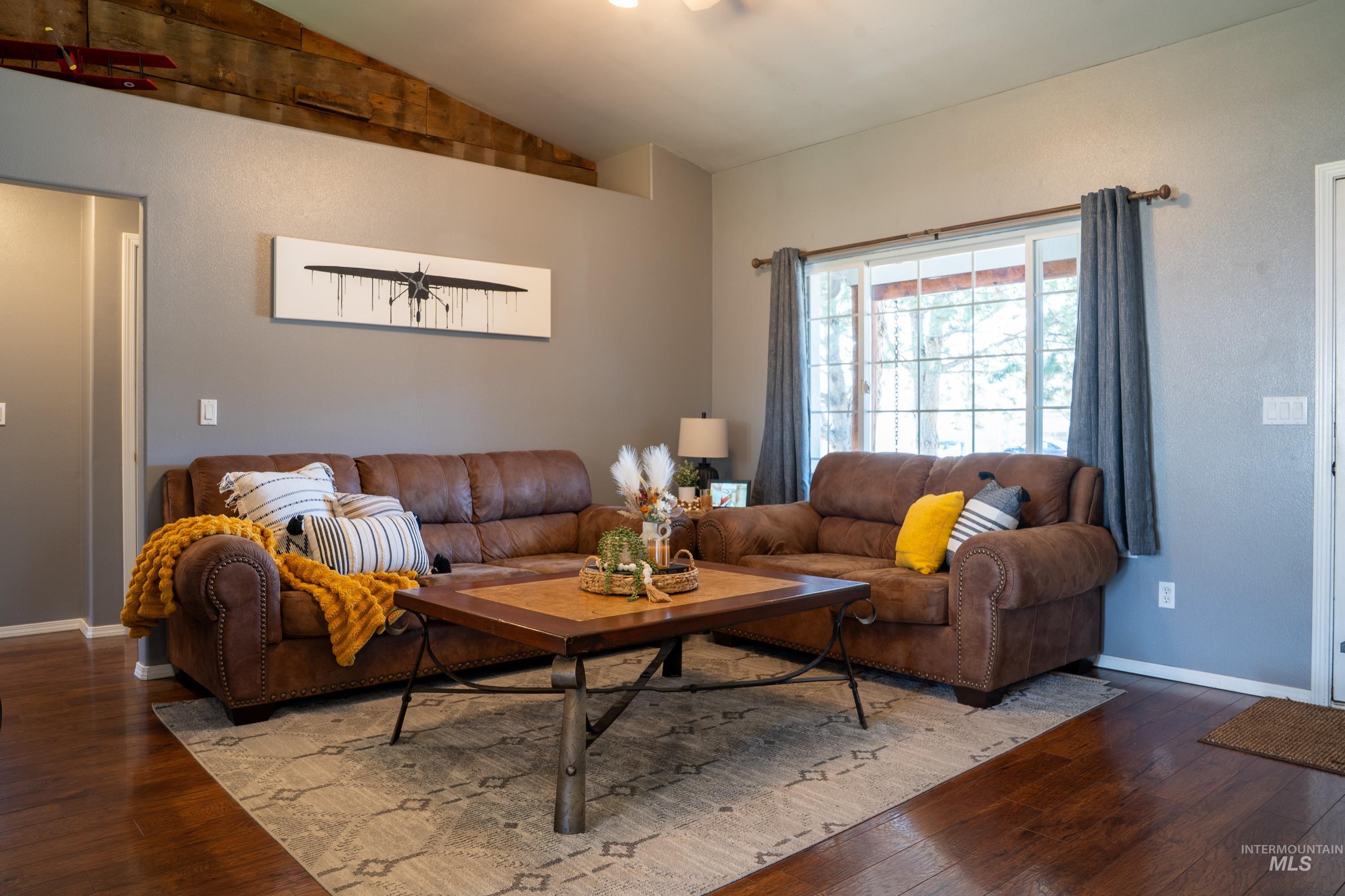 1462 W. McHenry St, Kuna, Idaho 83634, 3 Bedrooms, 2 Bathrooms, Residential For Sale, Price $411,000,MLS 98982520