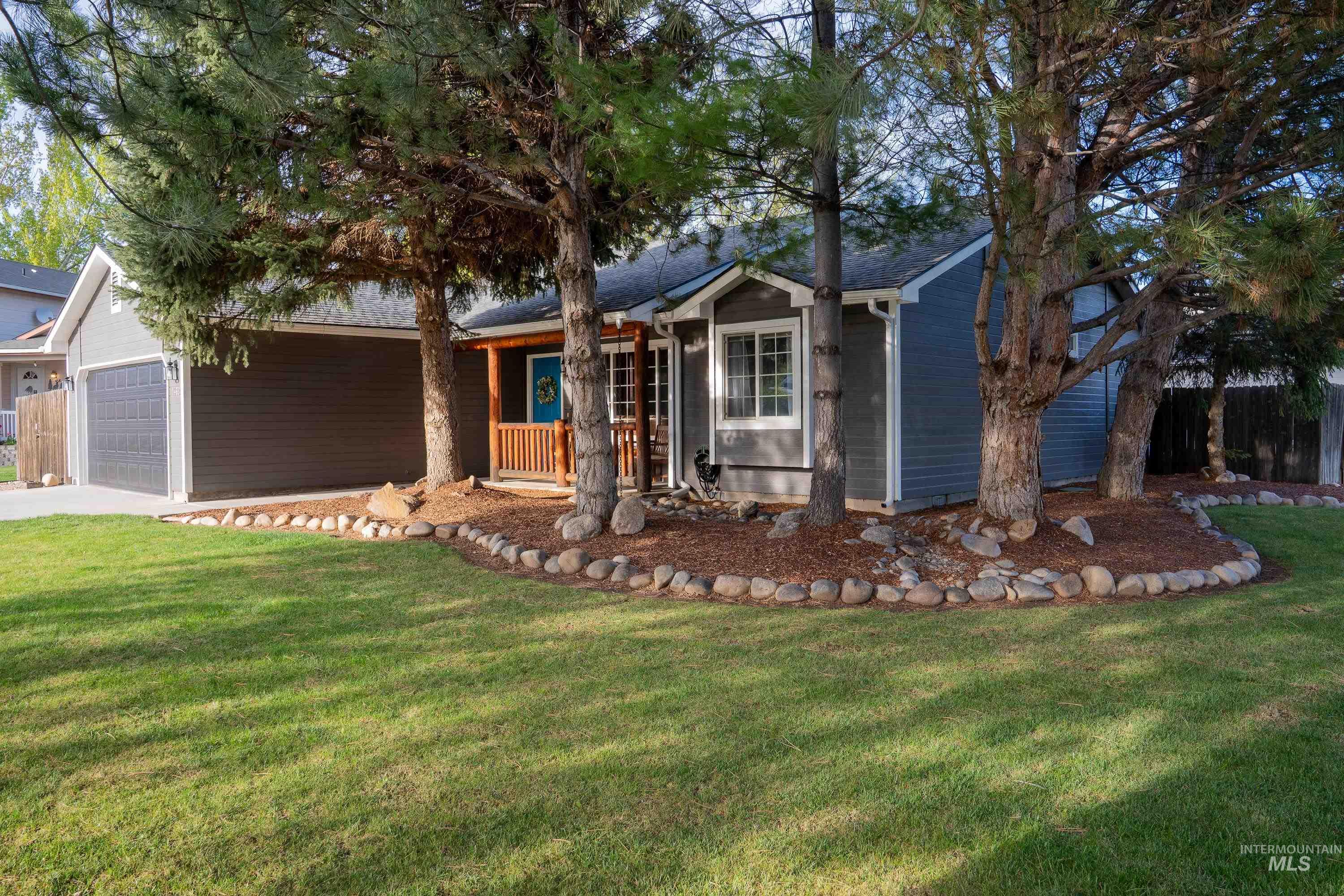 1462 W. McHenry St, Kuna, Idaho 83634, 3 Bedrooms, 2 Bathrooms, Residential For Sale, Price $411,000,MLS 98982520