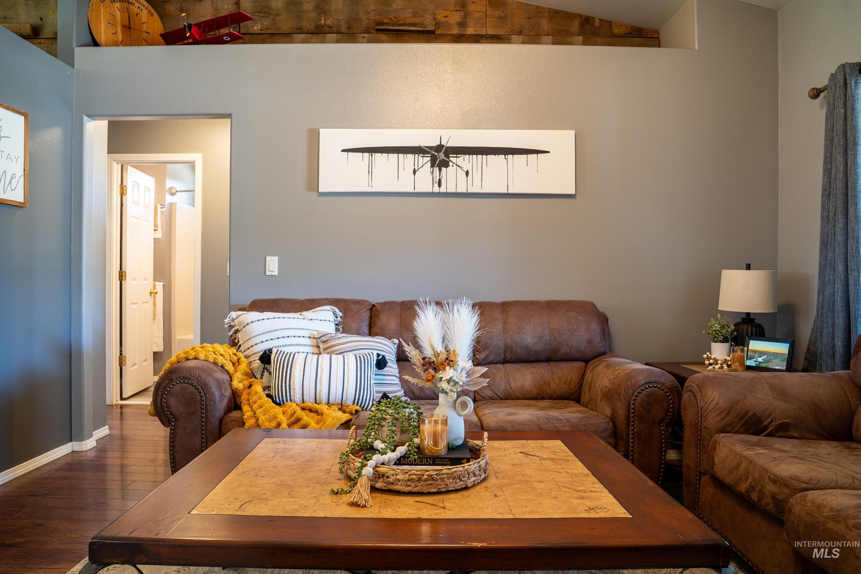 1462 W. McHenry St, Kuna, Idaho 83634, 3 Bedrooms, 2 Bathrooms, Residential For Sale, Price $411,000,MLS 98982520