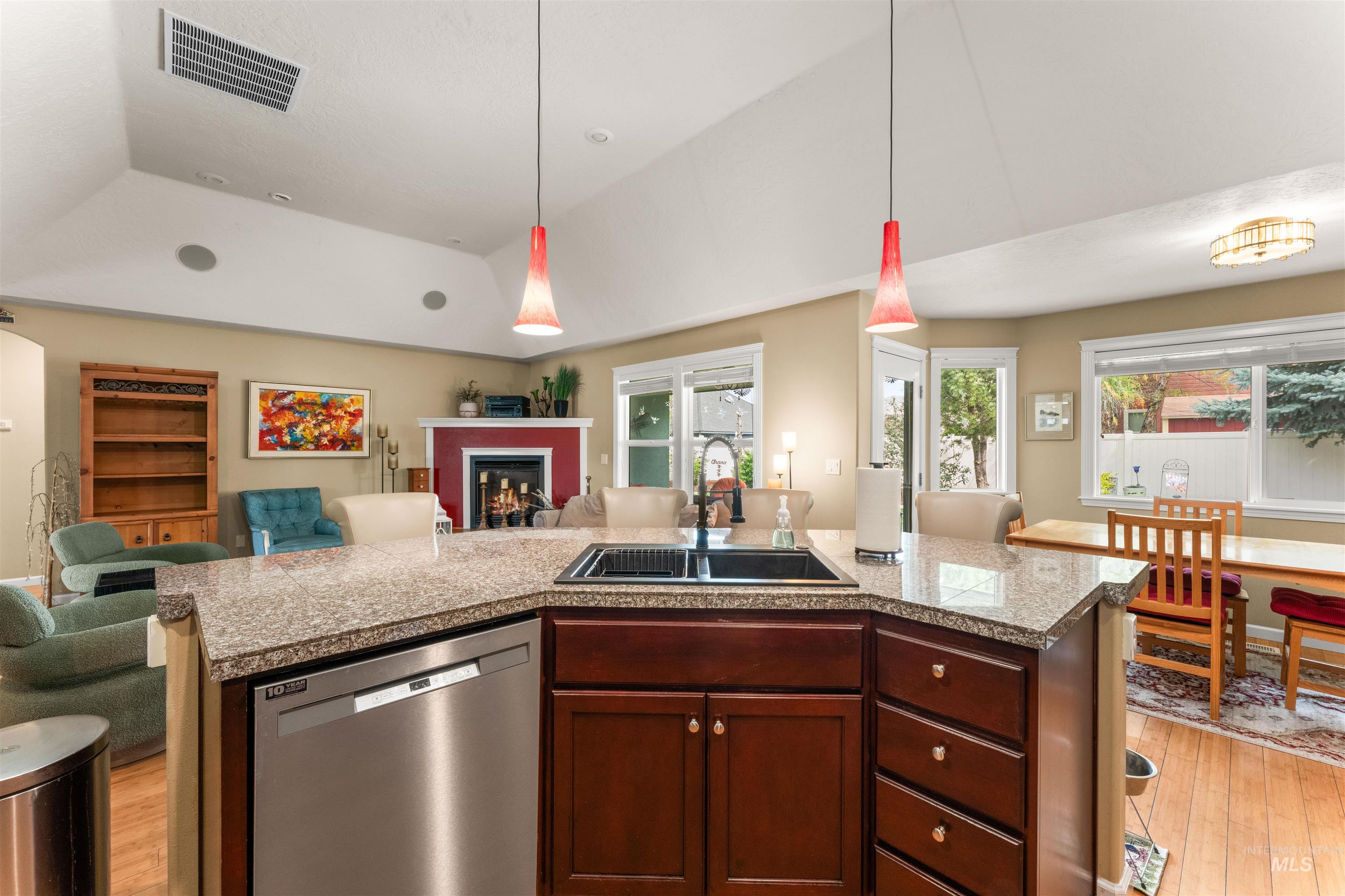 1118 Palace Ave., Emmett, Idaho 83617, 3 Bedrooms, 2.5 Bathrooms, Residential For Sale, Price $465,000,MLS 98982521