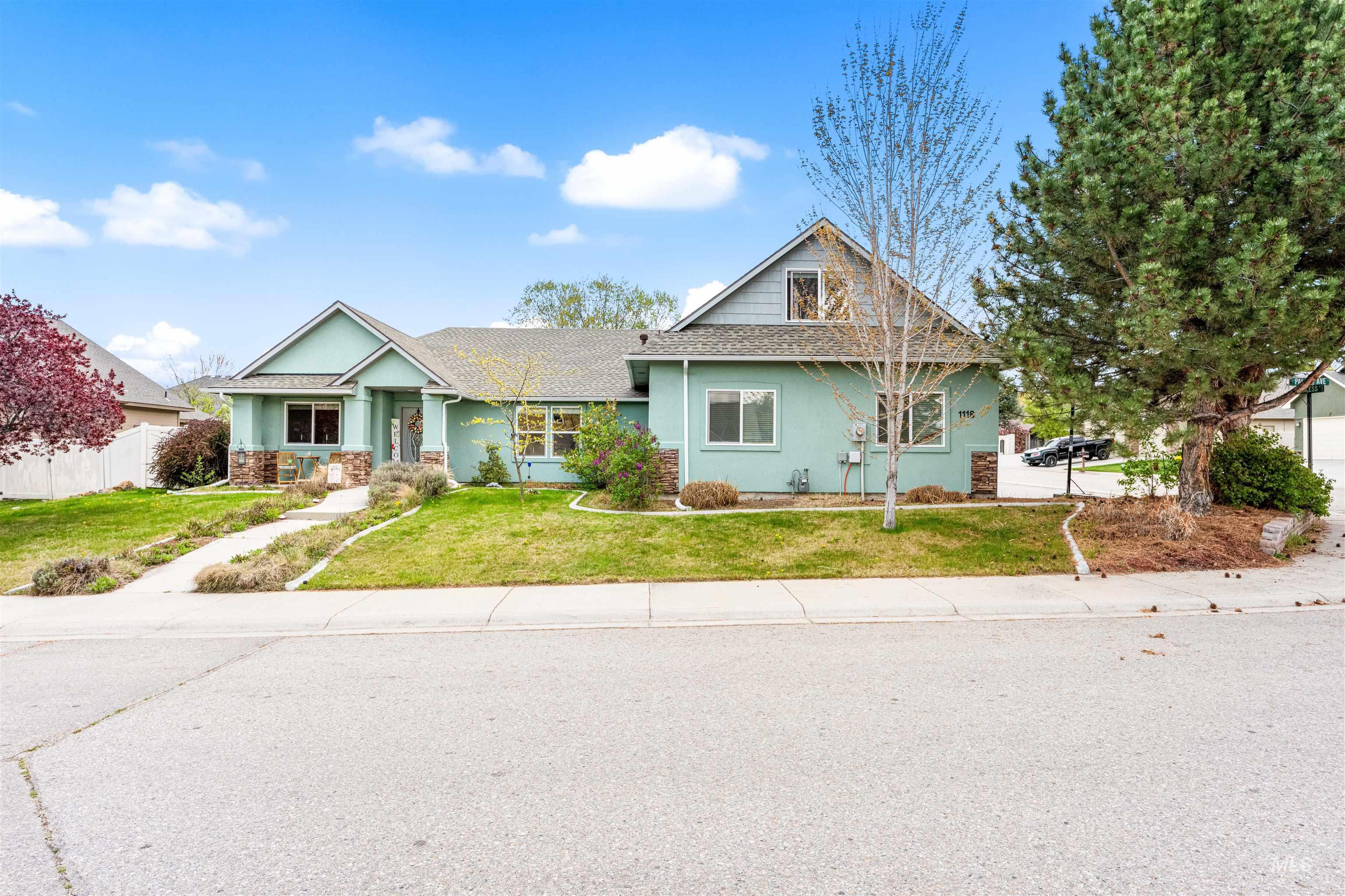 1118 Palace Ave., Emmett, Idaho 83617, 3 Bedrooms, 2.5 Bathrooms, Residential For Sale, Price $465,000,MLS 98982521