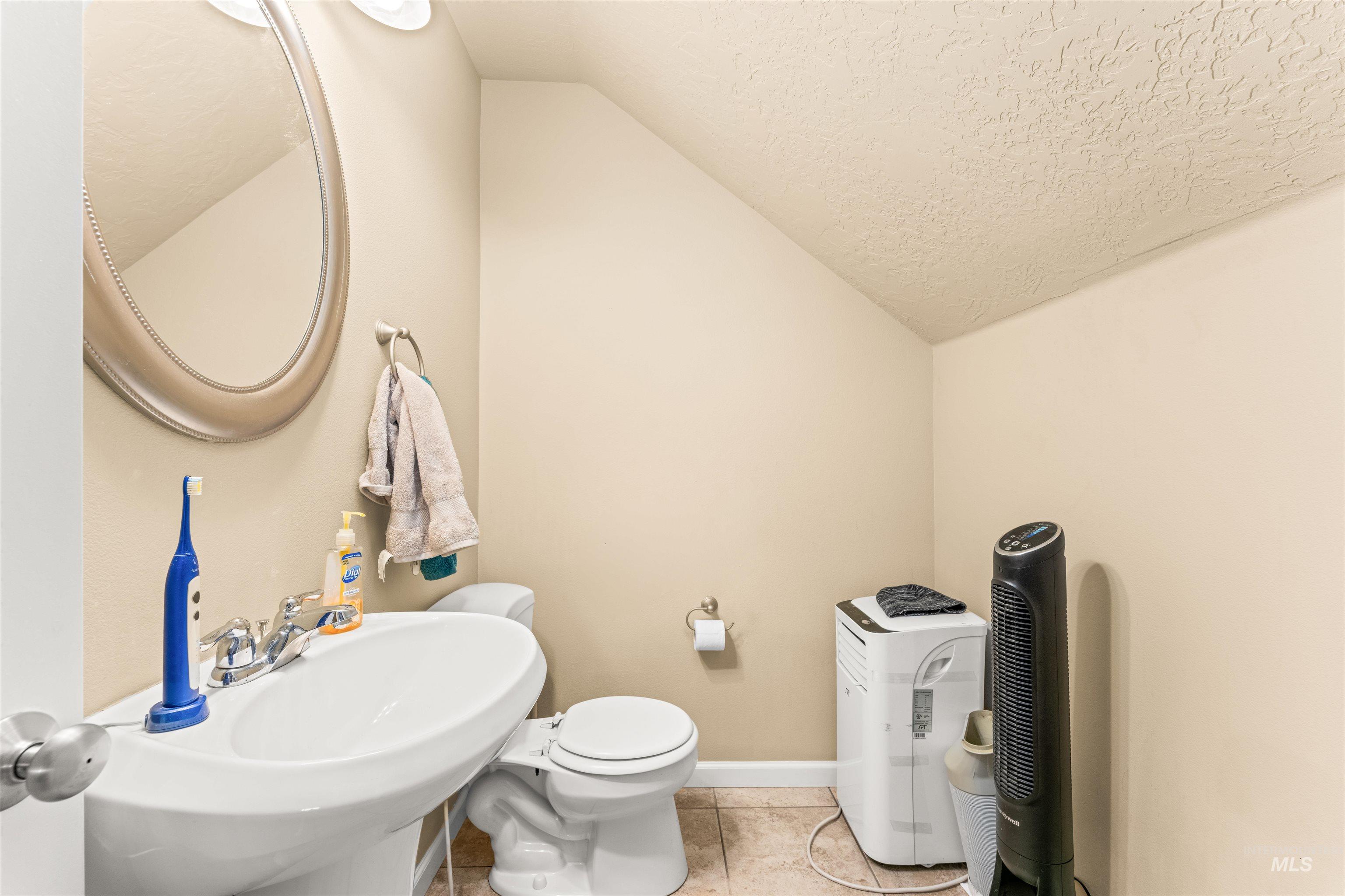 1118 Palace Ave., Emmett, Idaho 83617, 3 Bedrooms, 2.5 Bathrooms, Residential For Sale, Price $465,000,MLS 98982521