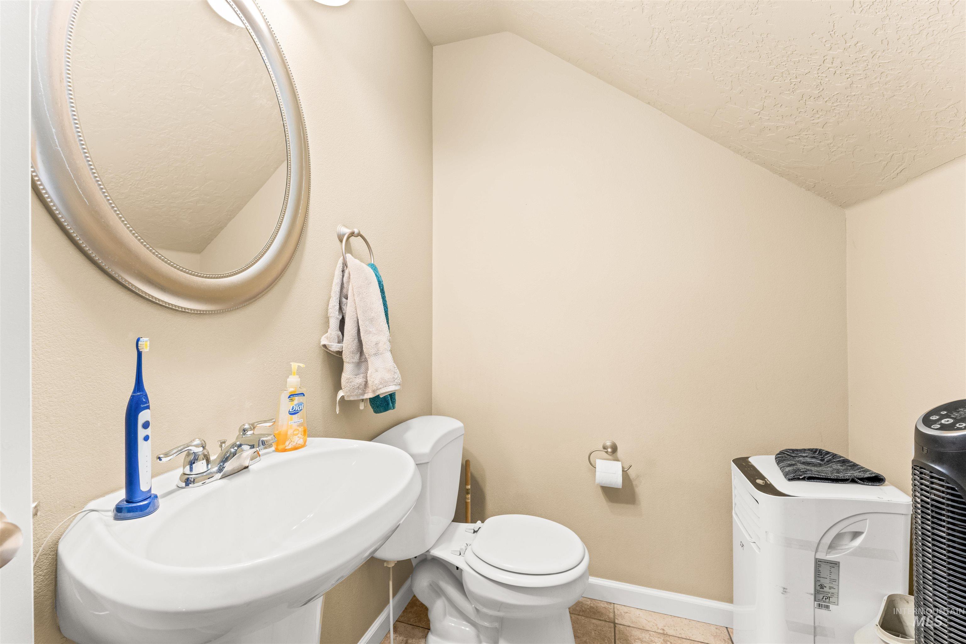 1118 Palace Ave., Emmett, Idaho 83617, 3 Bedrooms, 2.5 Bathrooms, Residential For Sale, Price $465,000,MLS 98982521