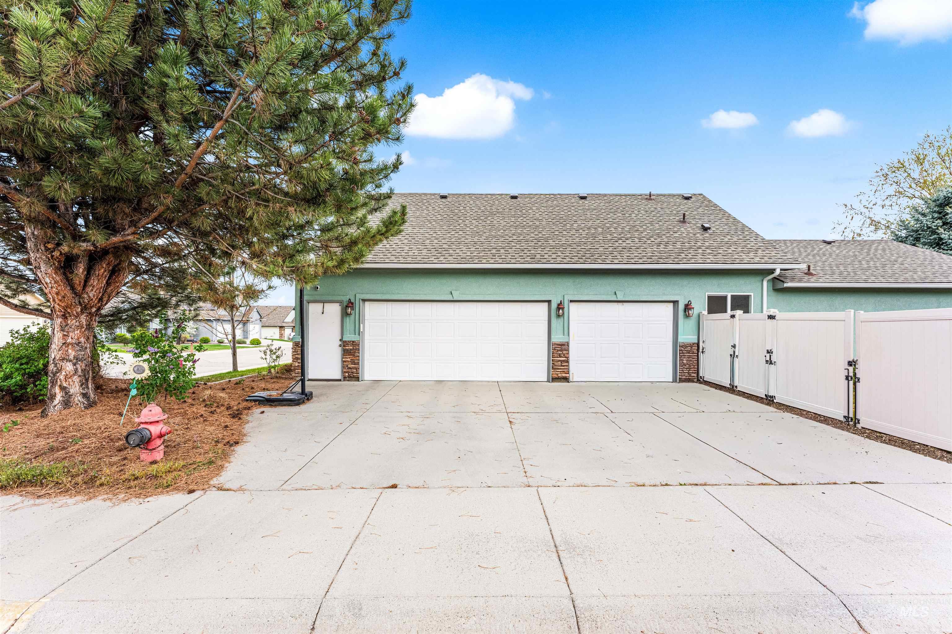 1118 Palace Ave., Emmett, Idaho 83617, 3 Bedrooms, 2.5 Bathrooms, Residential For Sale, Price $465,000,MLS 98982521