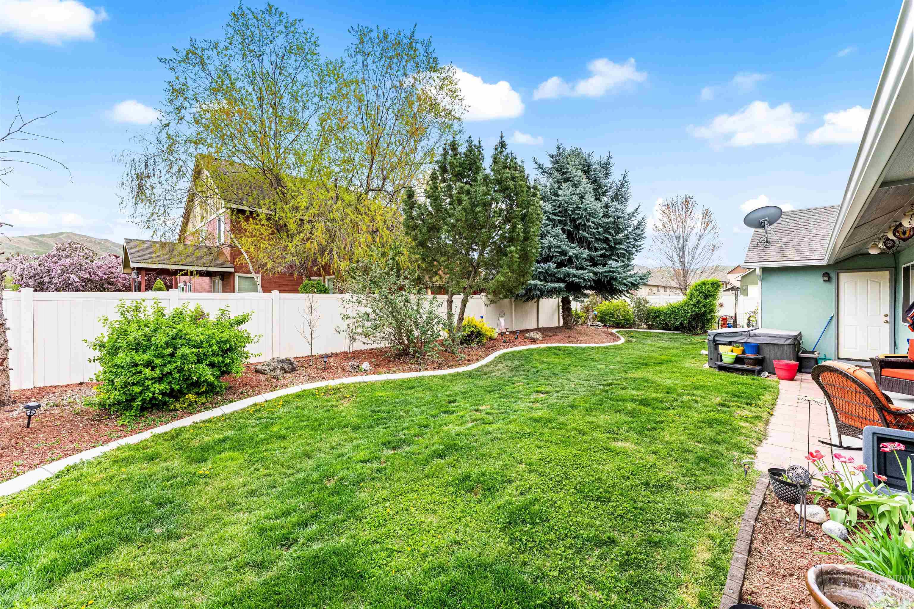 1118 Palace Ave., Emmett, Idaho 83617, 3 Bedrooms, 2.5 Bathrooms, Residential For Sale, Price $465,000,MLS 98982521