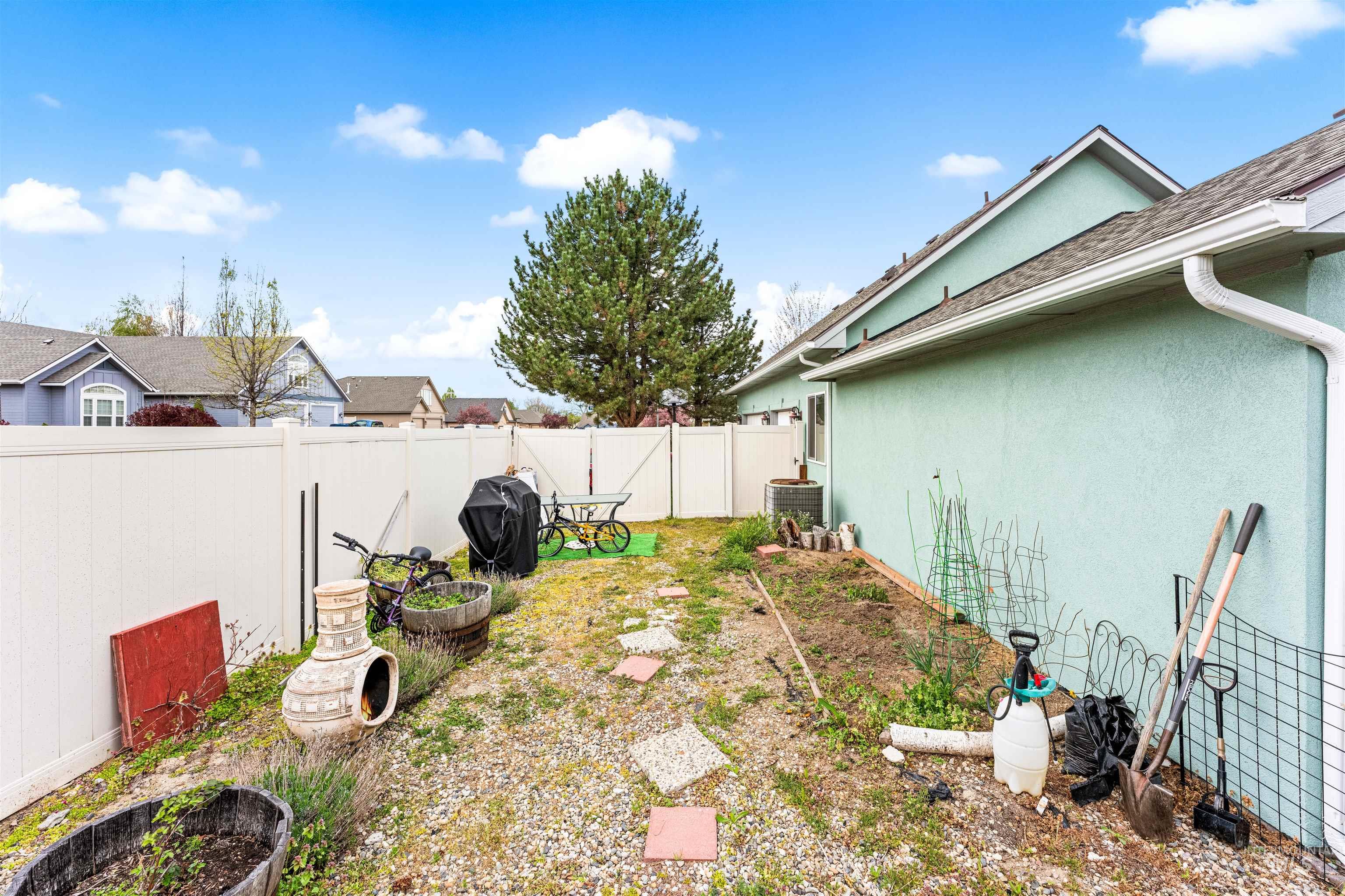 1118 Palace Ave., Emmett, Idaho 83617, 3 Bedrooms, 2.5 Bathrooms, Residential For Sale, Price $465,000,MLS 98982521