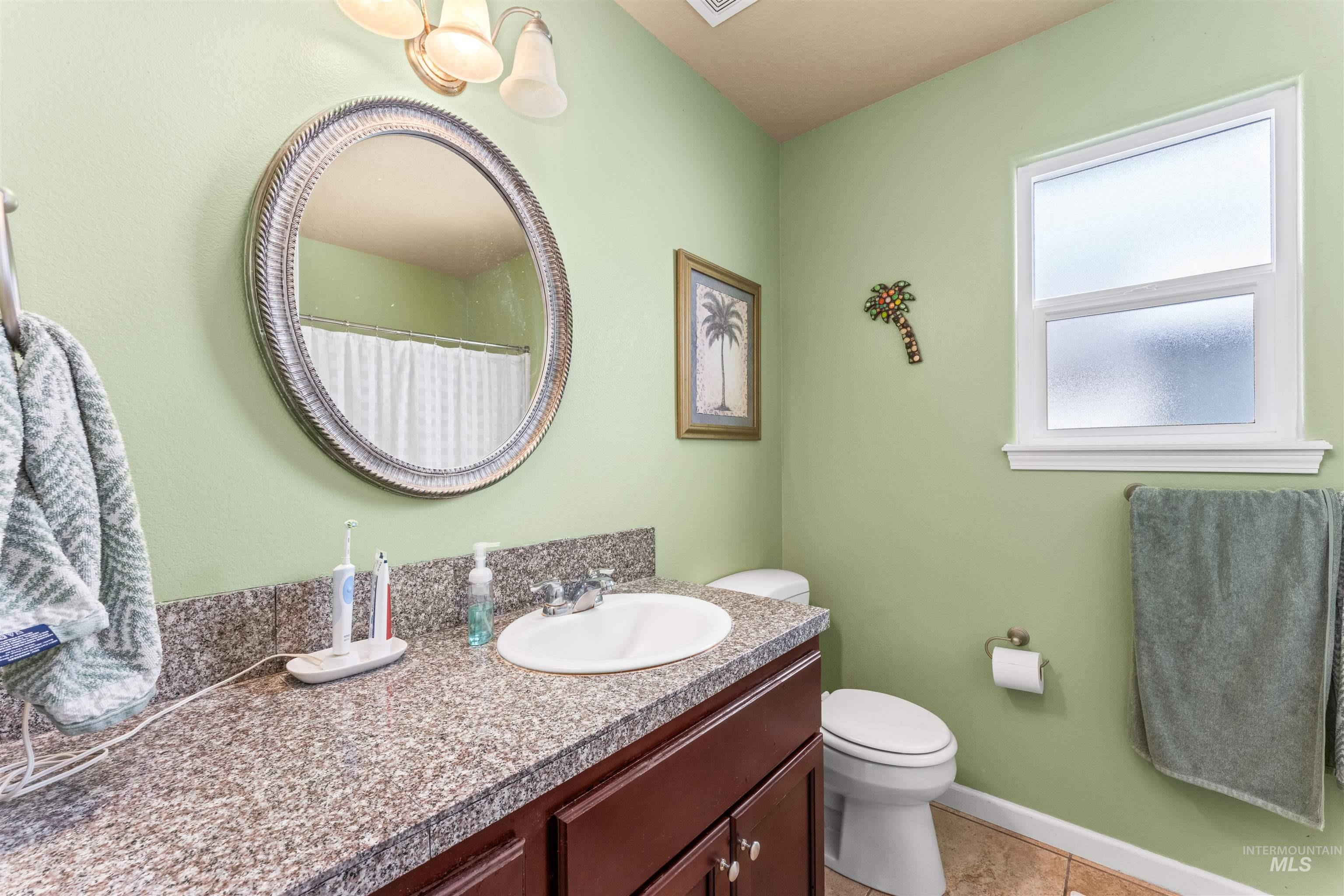 1118 Palace Ave., Emmett, Idaho 83617, 3 Bedrooms, 2.5 Bathrooms, Residential For Sale, Price $465,000,MLS 98982521