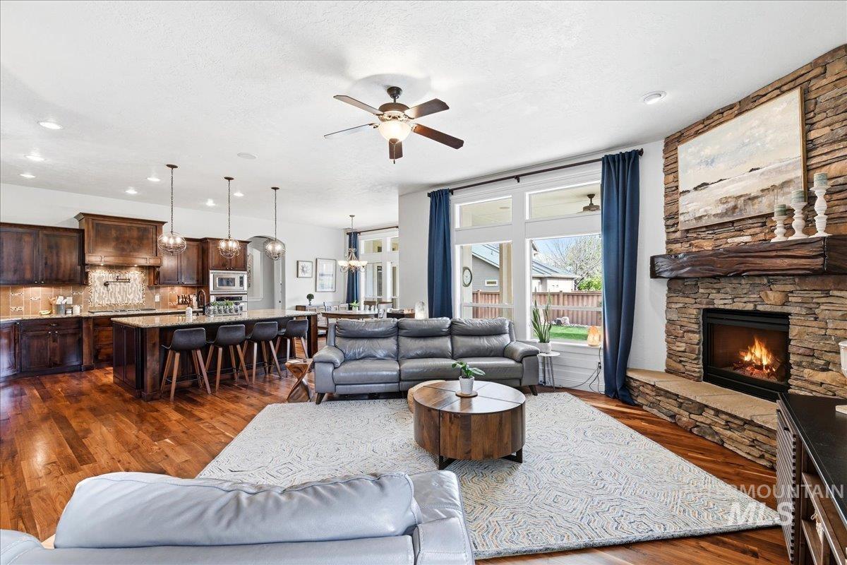 11538 W Sharpthorn Dr, Boise, Idaho 83709, 4 Bedrooms, 3 Bathrooms, Residential For Sale, Price $699,900,MLS 98982522