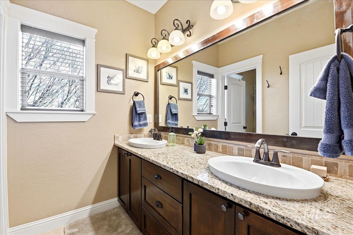 11538 W Sharpthorn Dr, Boise, Idaho 83709, 4 Bedrooms, 3 Bathrooms, Residential For Sale, Price $699,900,MLS 98982522