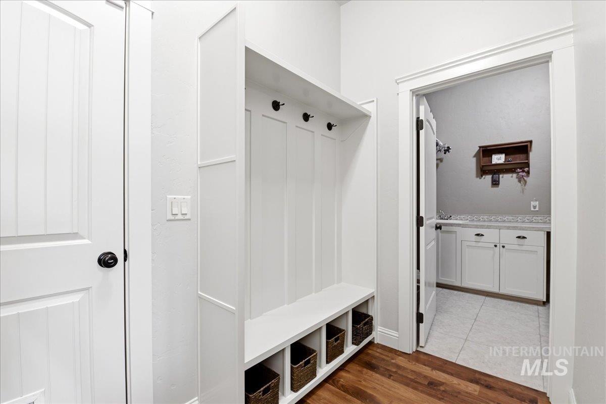 11538 W Sharpthorn Dr, Boise, Idaho 83709, 4 Bedrooms, 3 Bathrooms, Residential For Sale, Price $699,900,MLS 98982522