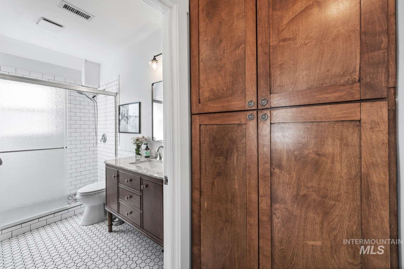 409 W Ada St, Boise, Idaho 83702, 5 Bedrooms, 3 Bathrooms, Residential For Sale, Price $1,200,000, 98982523