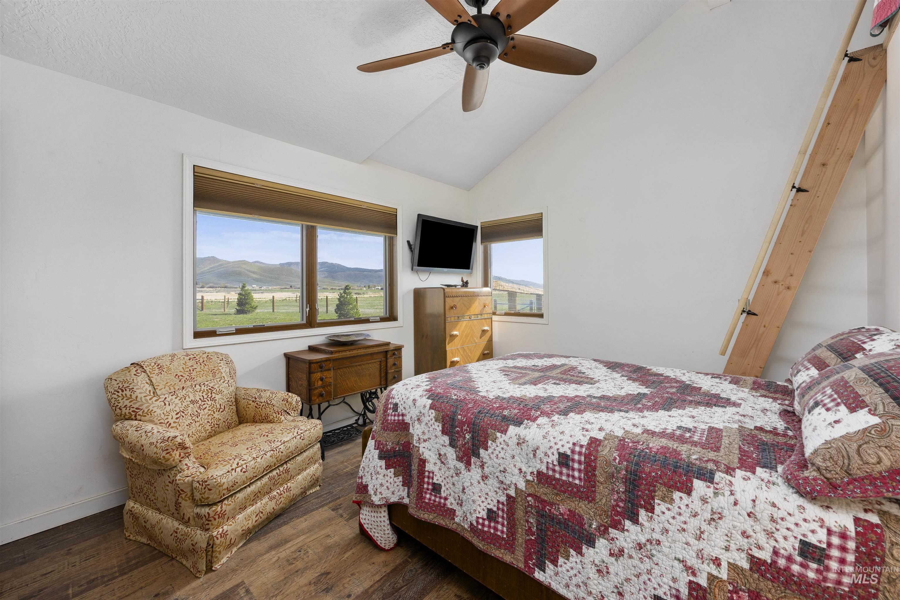 115 W Horseshoe Loop, Fairfield, Idaho 83327, 2 Bedrooms, 2.5 Bathrooms, Residential For Sale, Price $675,000,MLS 98982524