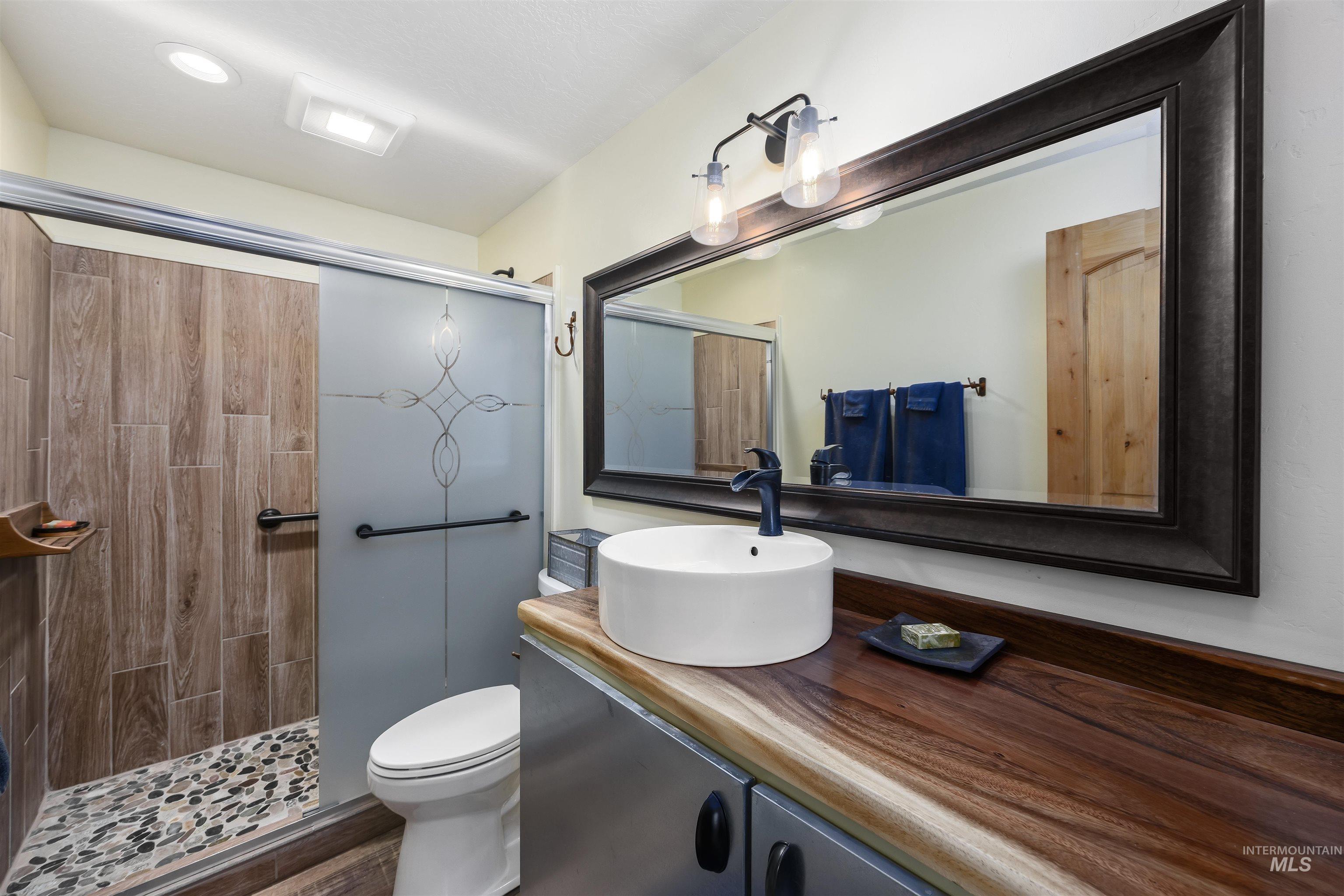 115 W Horseshoe Loop, Fairfield, Idaho 83327, 2 Bedrooms, 2.5 Bathrooms, Residential For Sale, Price $675,000,MLS 98982524