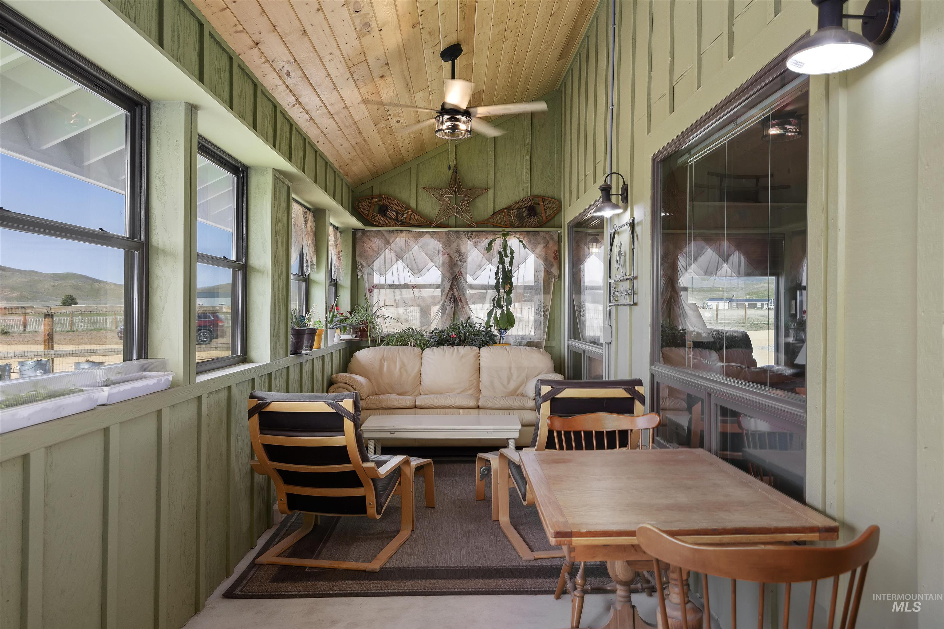 115 W Horseshoe Loop, Fairfield, Idaho 83327, 2 Bedrooms, 2.5 Bathrooms, Residential For Sale, Price $675,000,MLS 98982524