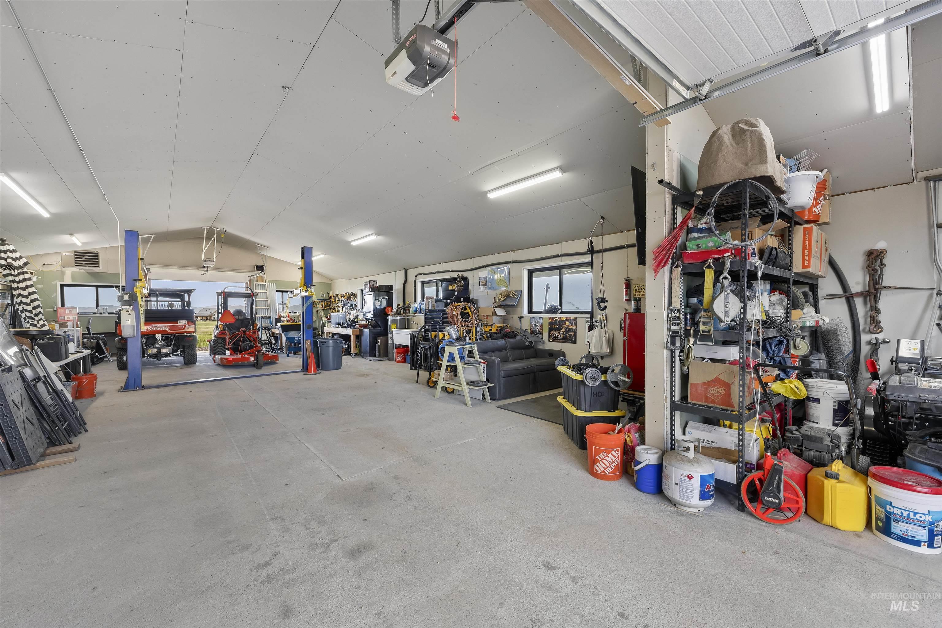 115 W Horseshoe Loop, Fairfield, Idaho 83327, 2 Bedrooms, 2.5 Bathrooms, Residential For Sale, Price $675,000,MLS 98982524