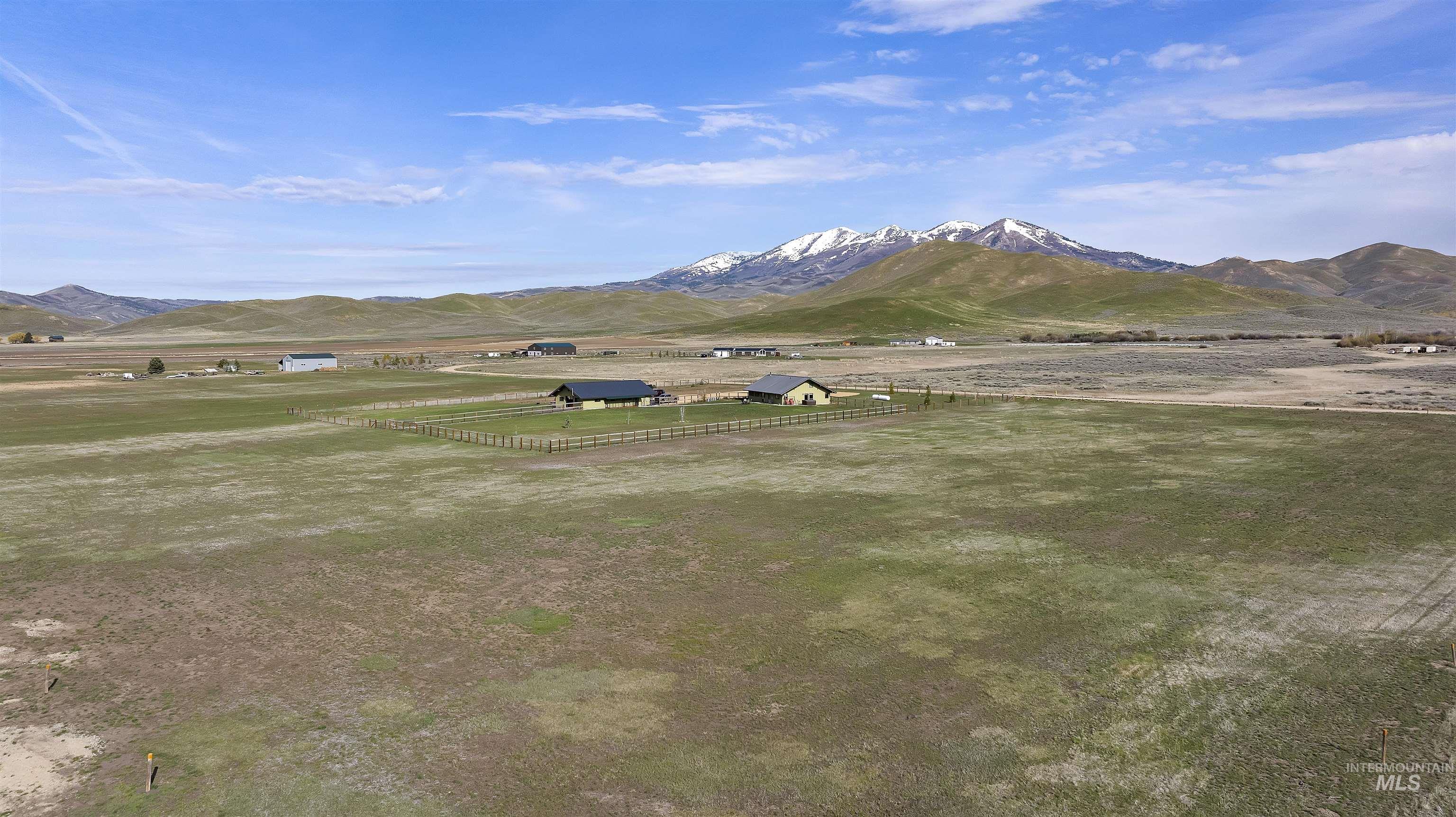 115 W Horseshoe Loop, Fairfield, Idaho 83327, 2 Bedrooms, 2.5 Bathrooms, Residential For Sale, Price $675,000,MLS 98982524