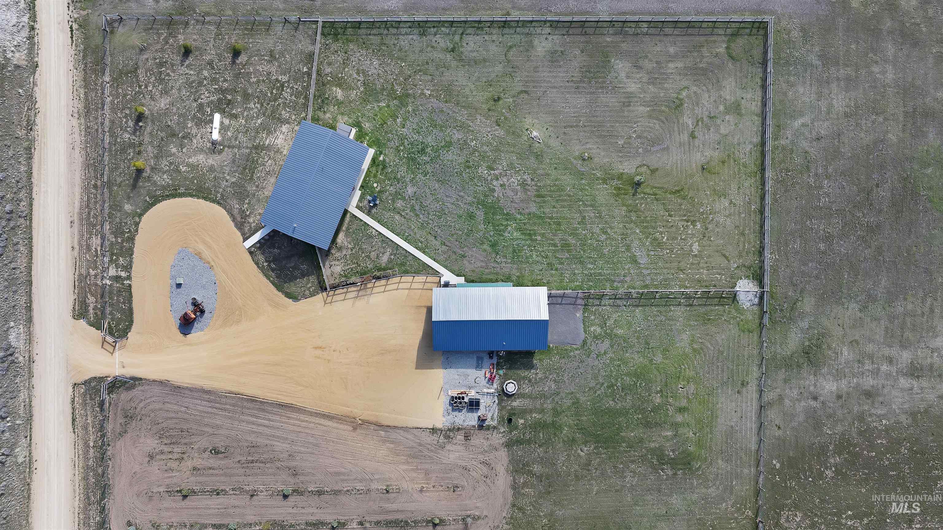 115 W Horseshoe Loop, Fairfield, Idaho 83327, 2 Bedrooms, 2.5 Bathrooms, Residential For Sale, Price $675,000,MLS 98982524