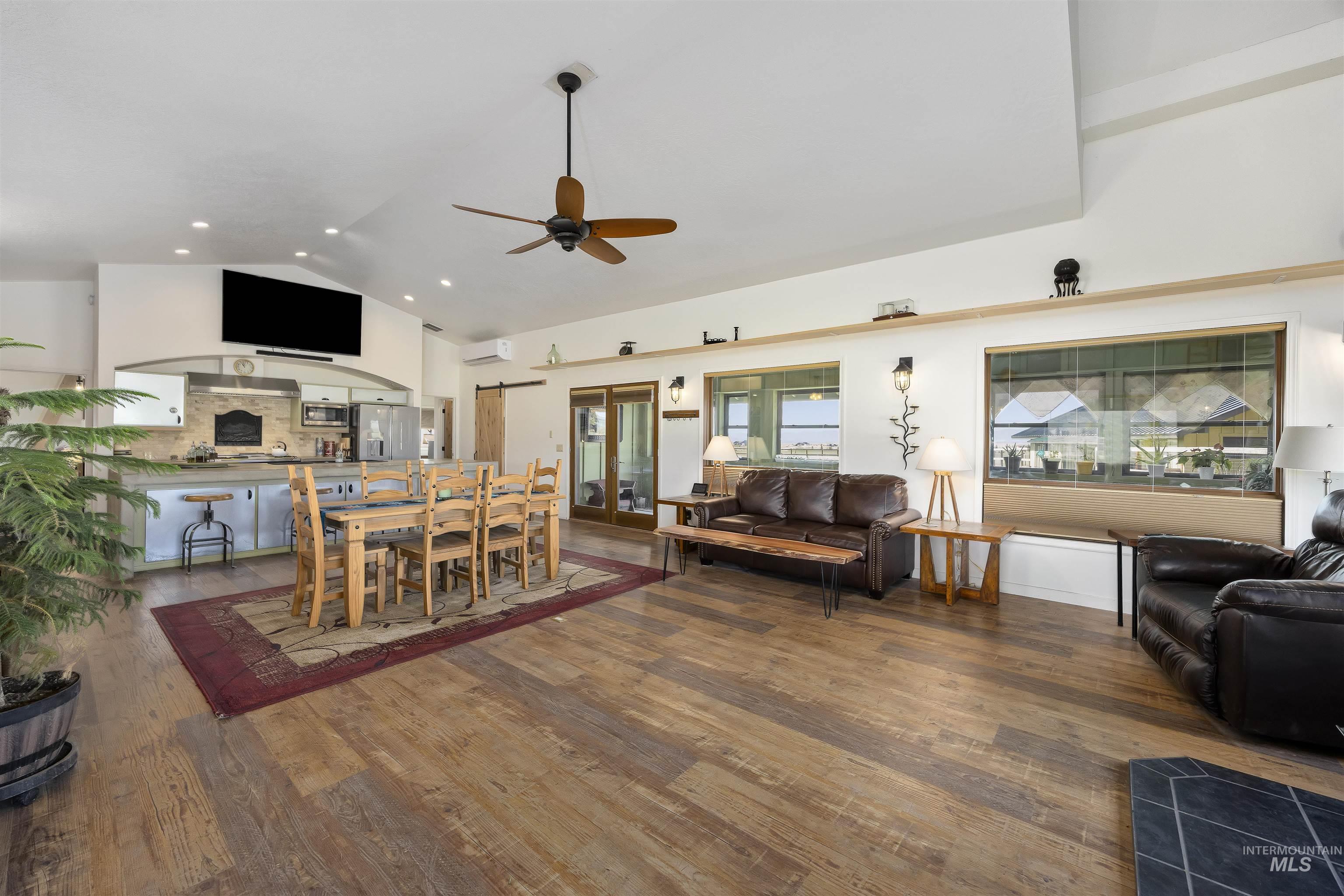 115 W Horseshoe Loop, Fairfield, Idaho 83327, 2 Bedrooms, 2.5 Bathrooms, Residential For Sale, Price $675,000,MLS 98982524