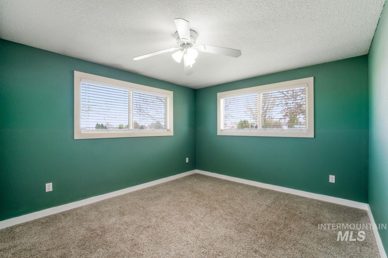 902 S Arizona, Fruitland, Idaho 83619, 3 Bedrooms, 1.5 Bathrooms, Residential For Sale, Price $349,500, 98982525