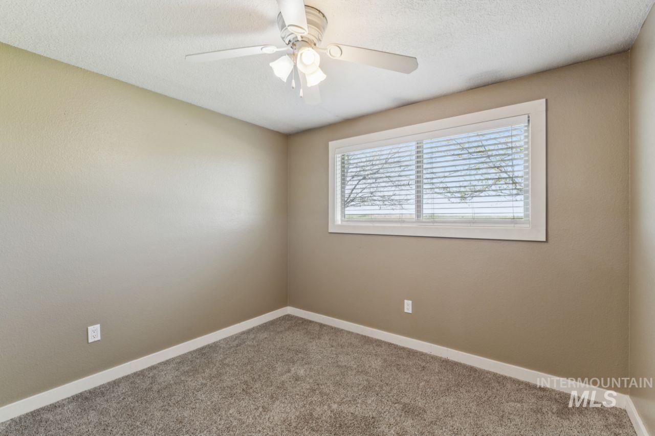 902 S Arizona, Fruitland, Idaho 83619, 3 Bedrooms, 1.5 Bathrooms, Residential For Sale, Price $349,500, 98982525