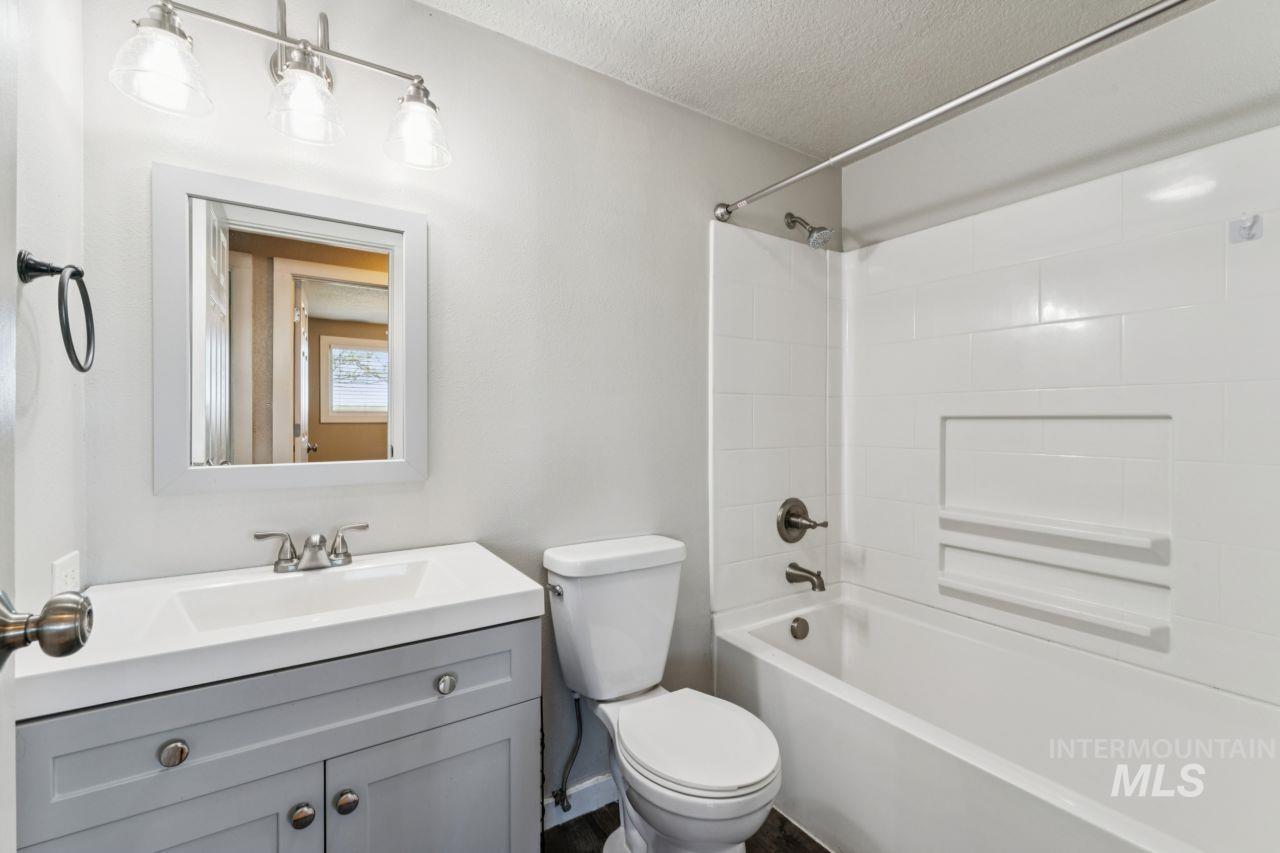 902 S Arizona, Fruitland, Idaho 83619, 3 Bedrooms, 1.5 Bathrooms, Residential For Sale, Price $349,500, 98982525