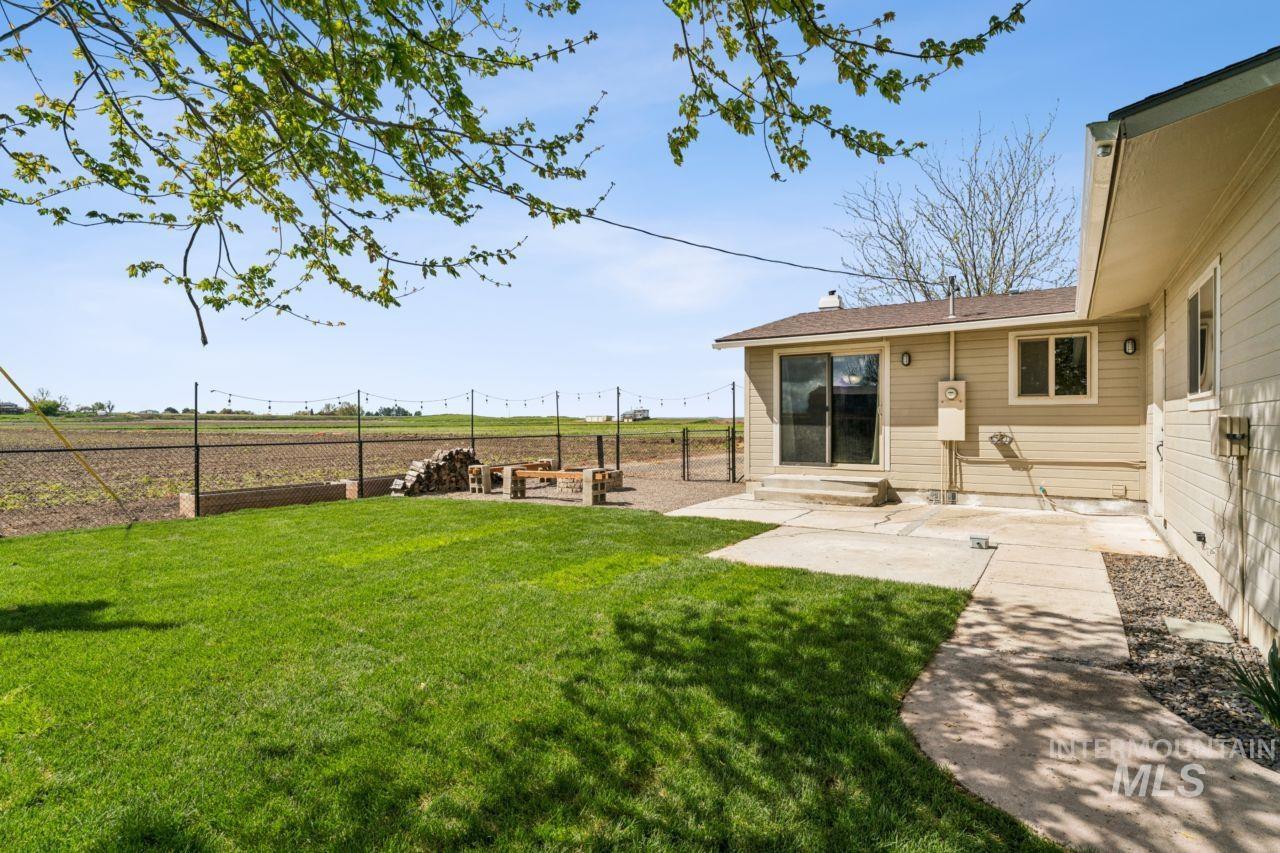 902 S Arizona, Fruitland, Idaho 83619, 3 Bedrooms, 1.5 Bathrooms, Residential For Sale, Price $349,500, 98982525