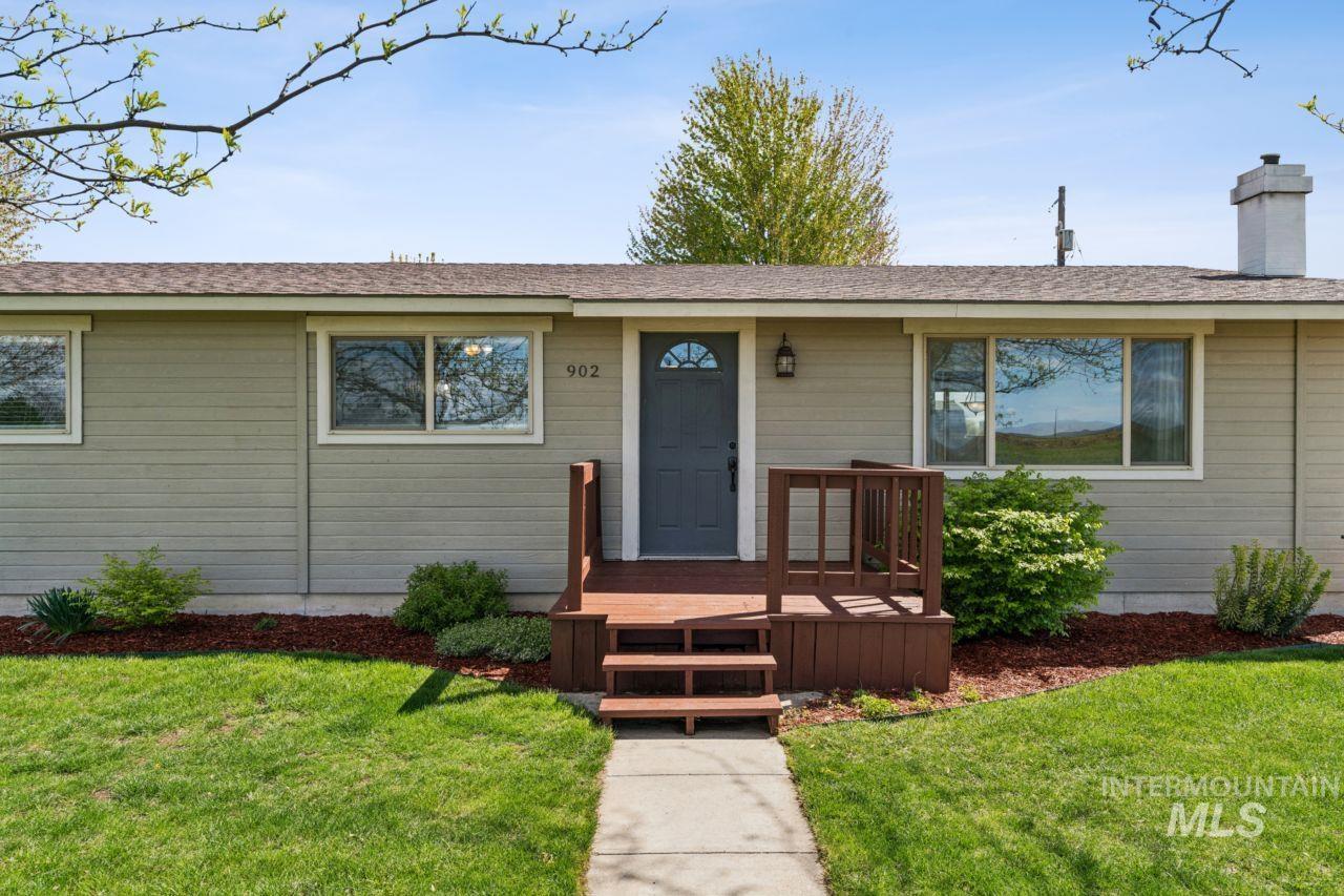 902 S Arizona, Fruitland, Idaho 83619, 3 Bedrooms, 1.5 Bathrooms, Residential For Sale, Price $349,500, 98982525